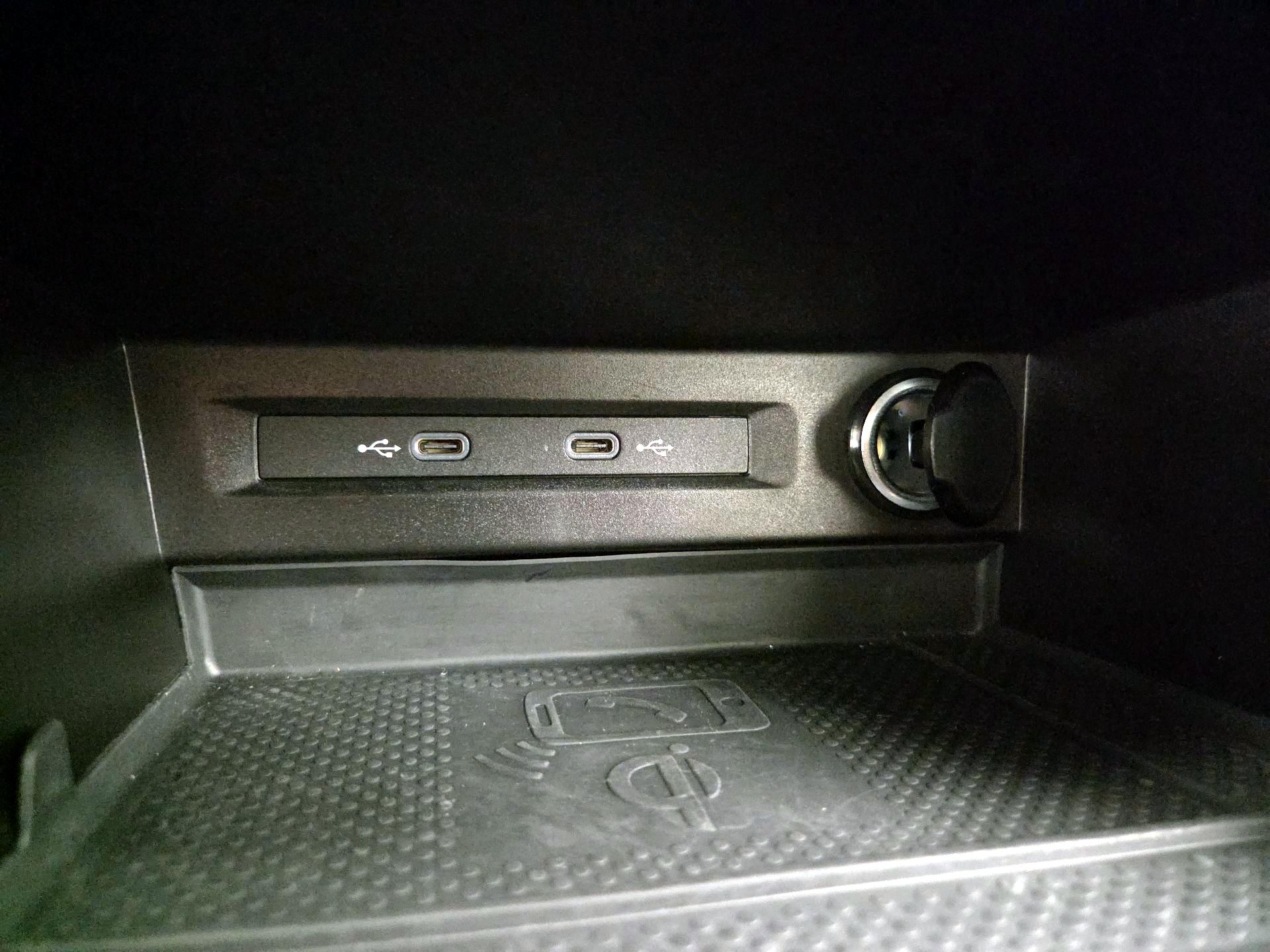 Thumbnail: 2023 Volkswagen Tiguan - 18