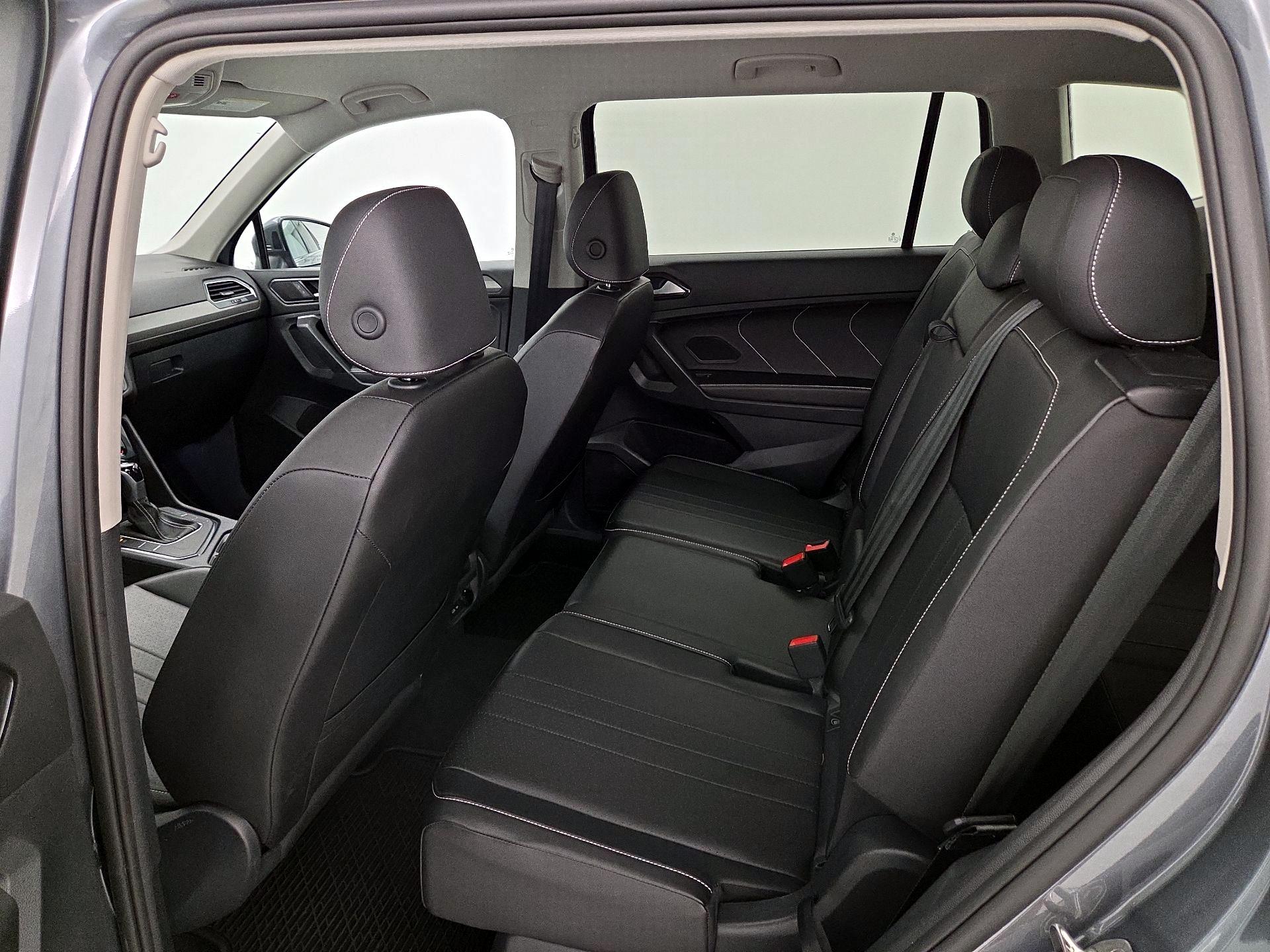 Thumbnail: 2023 Volkswagen Tiguan - 19