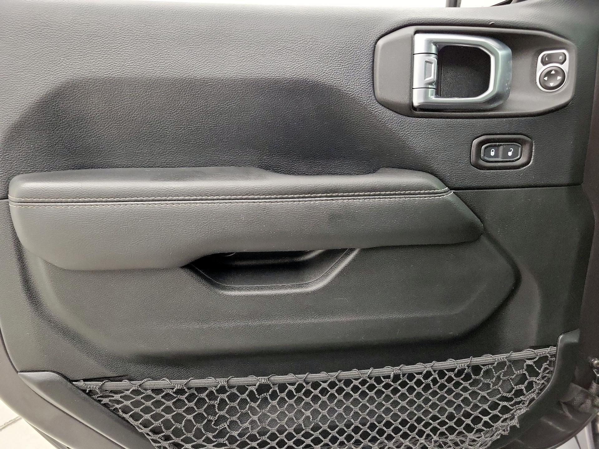 Thumbnail: 2018 Jeep Wrangler - 12