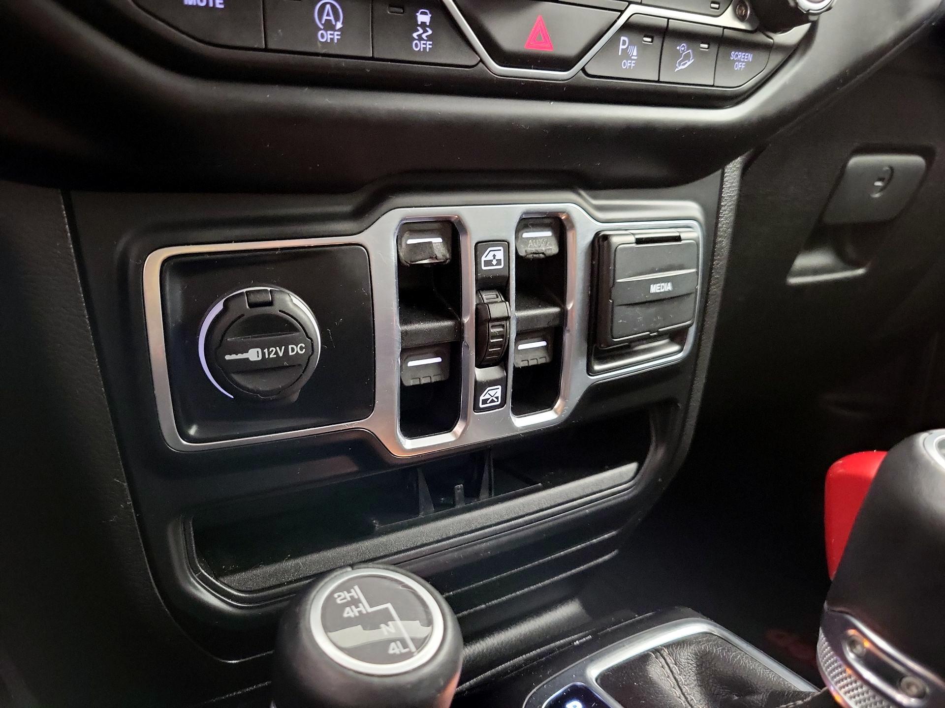 Thumbnail: 2018 Jeep Wrangler - 19