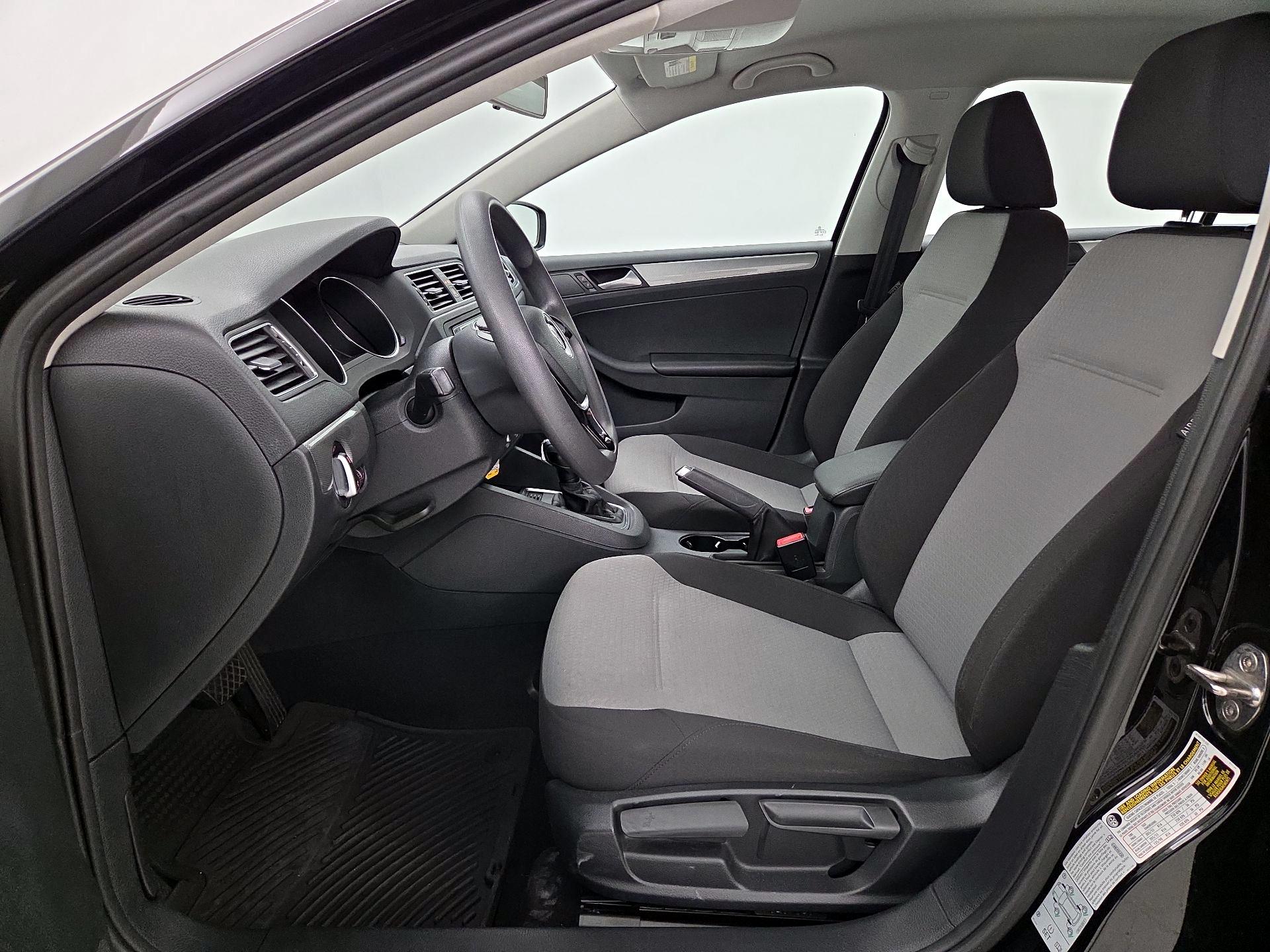 Thumbnail: 2017 Volkswagen Jetta - 11