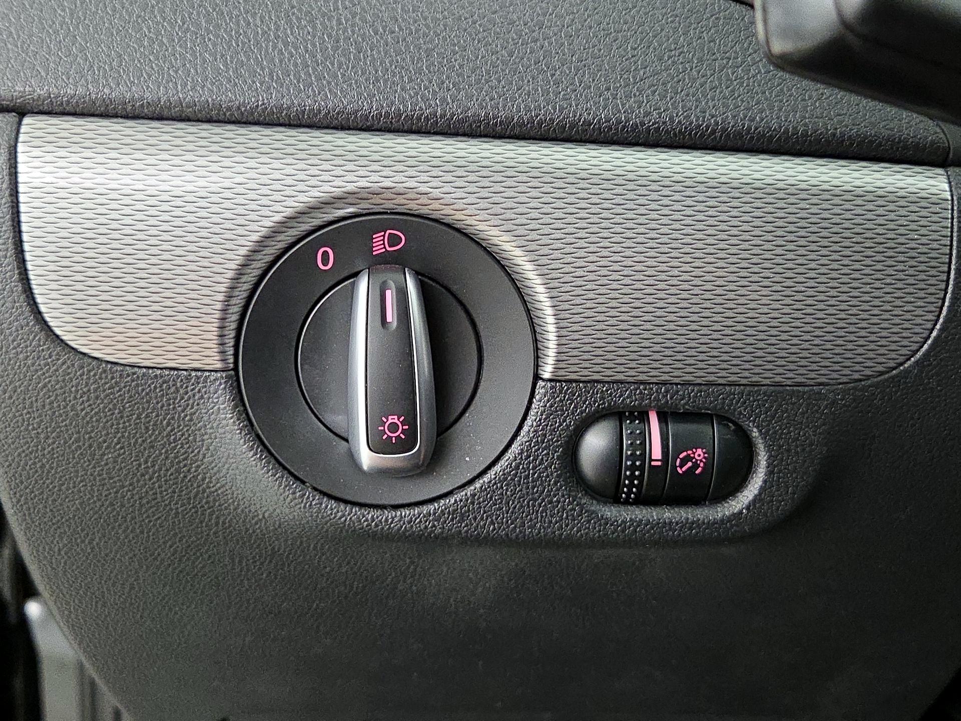 Thumbnail: 2017 Volkswagen Jetta - 13