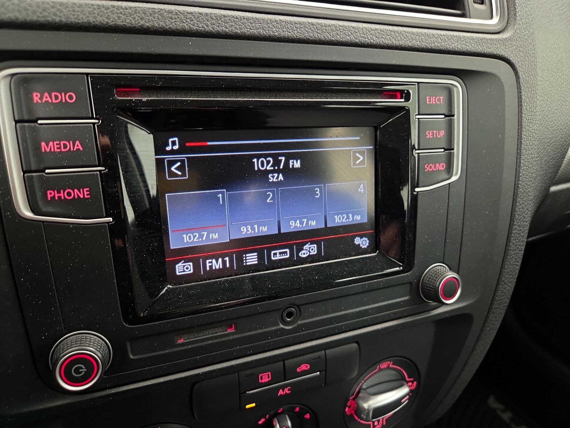 Thumbnail: 2017 Volkswagen Jetta - 15