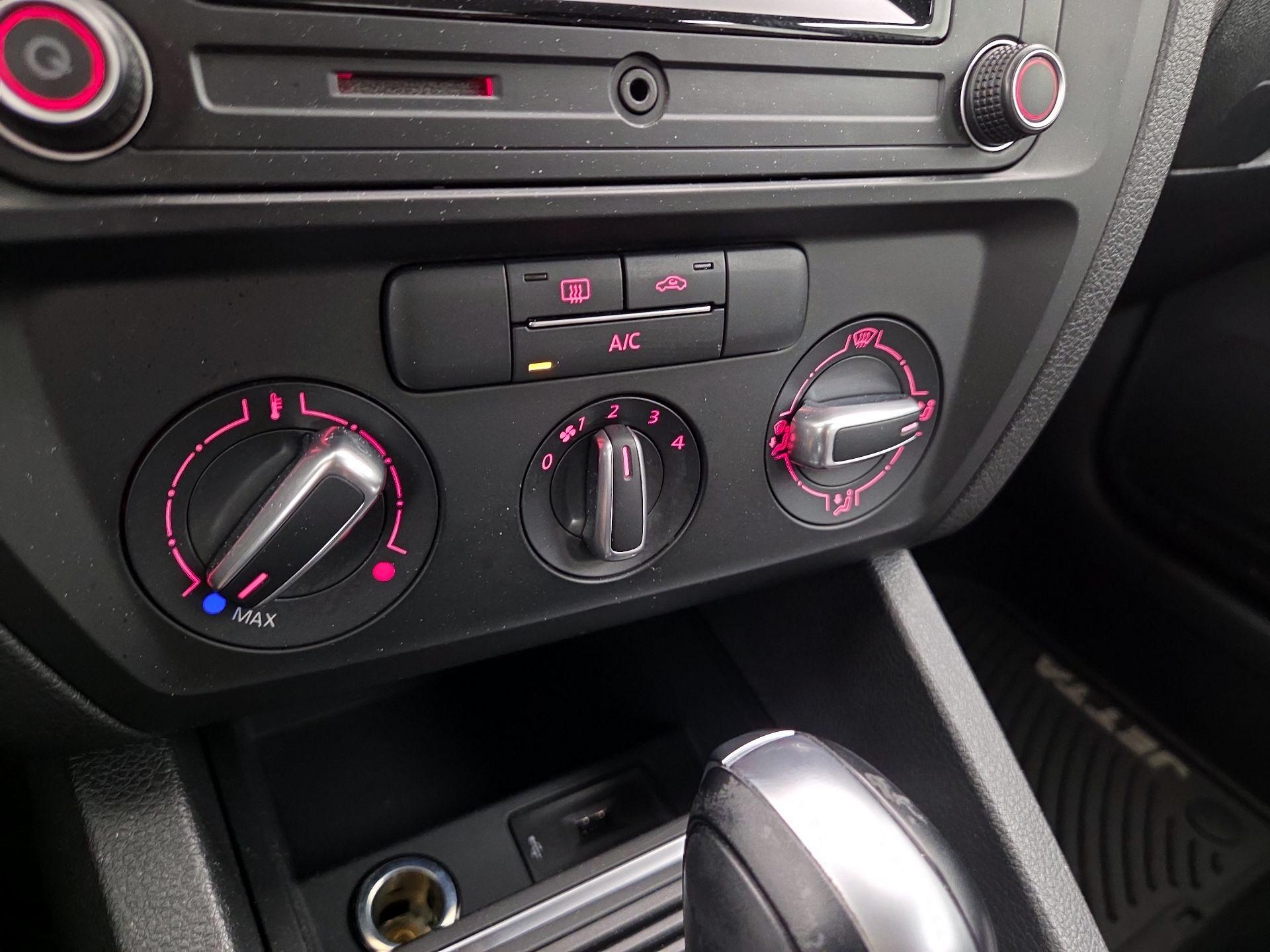 Thumbnail: 2017 Volkswagen Jetta - 16