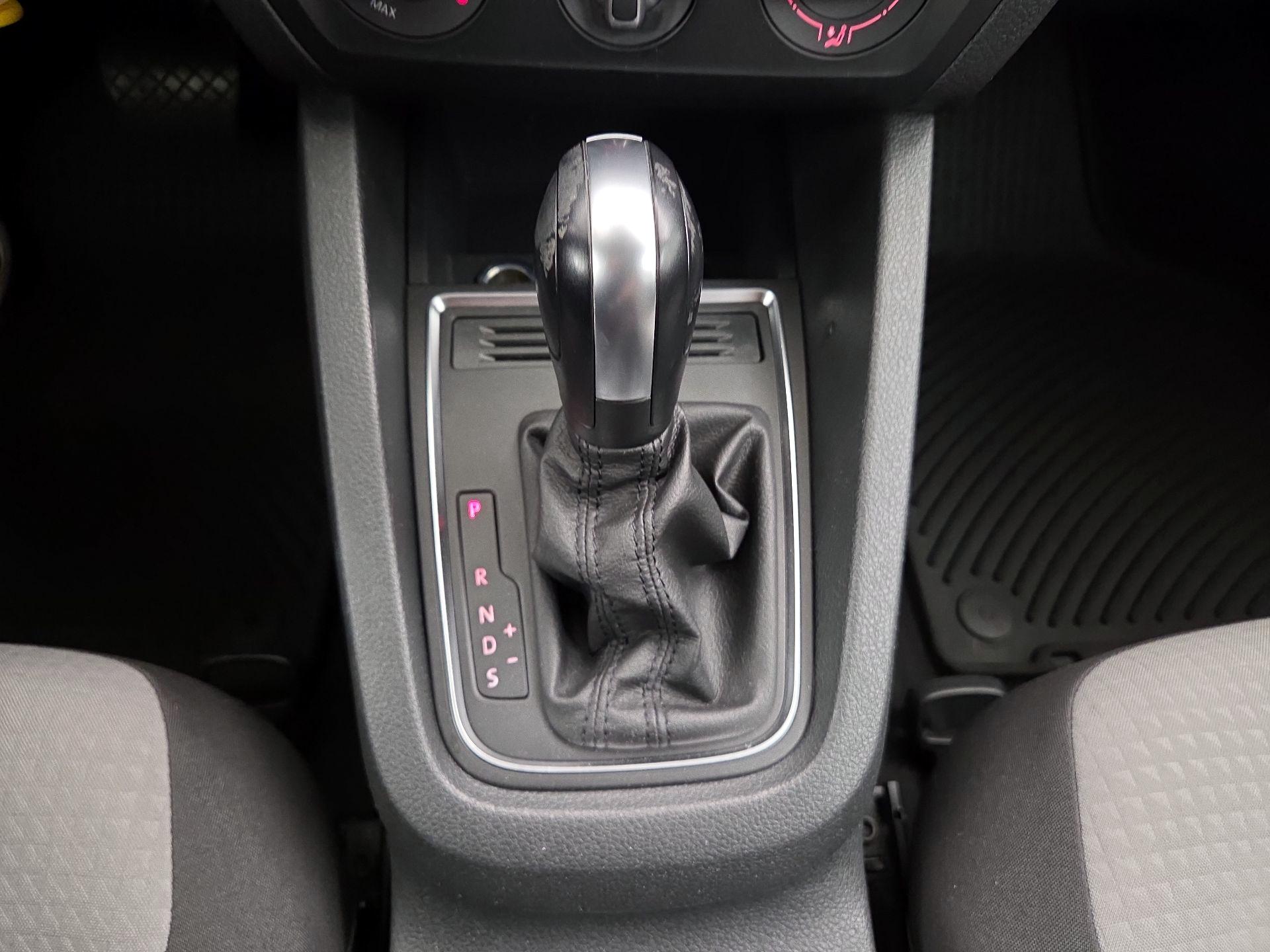 Thumbnail: 2017 Volkswagen Jetta - 17