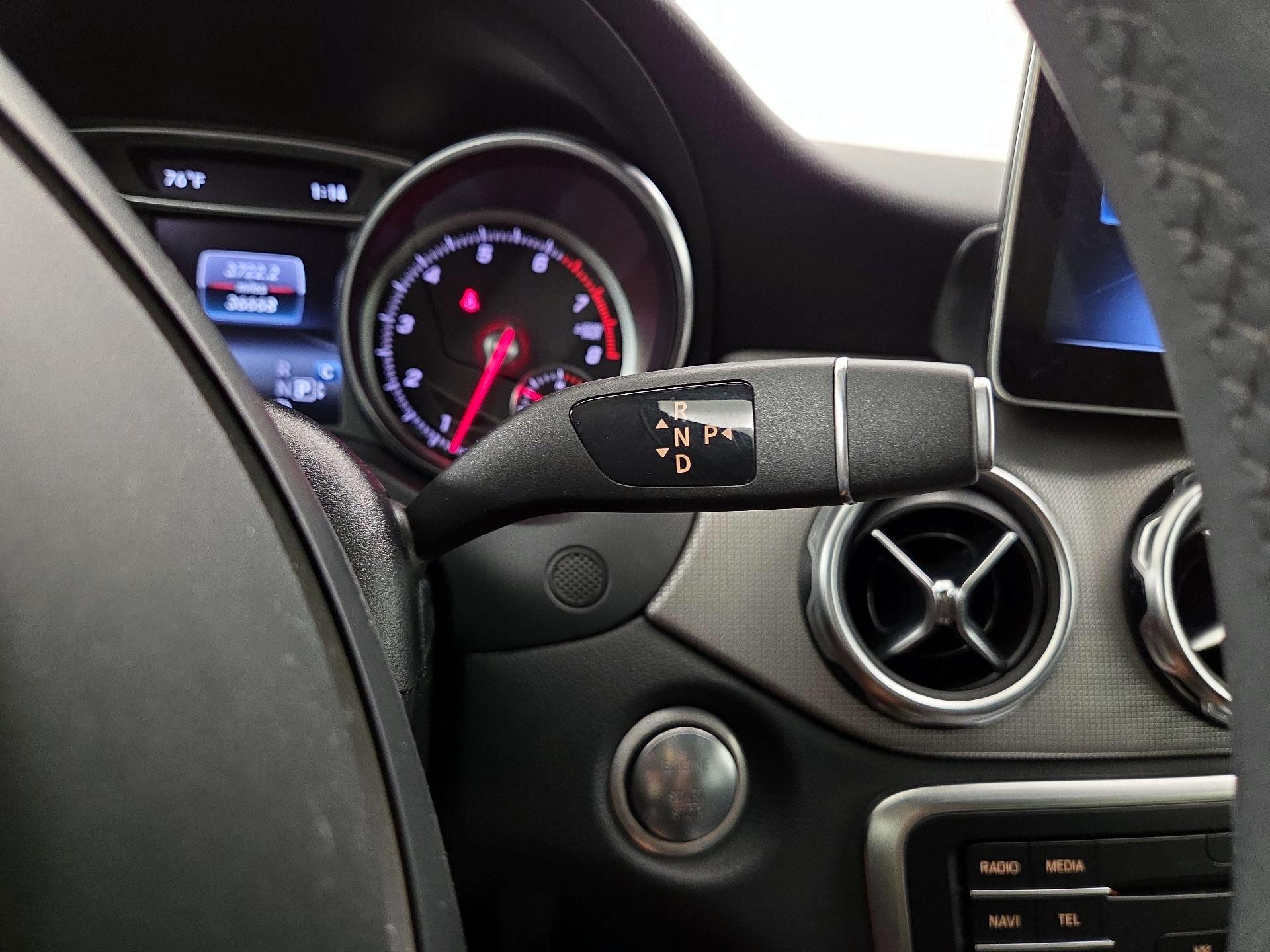 Thumbnail: 2020 Mercedes-Benz GLA - 17