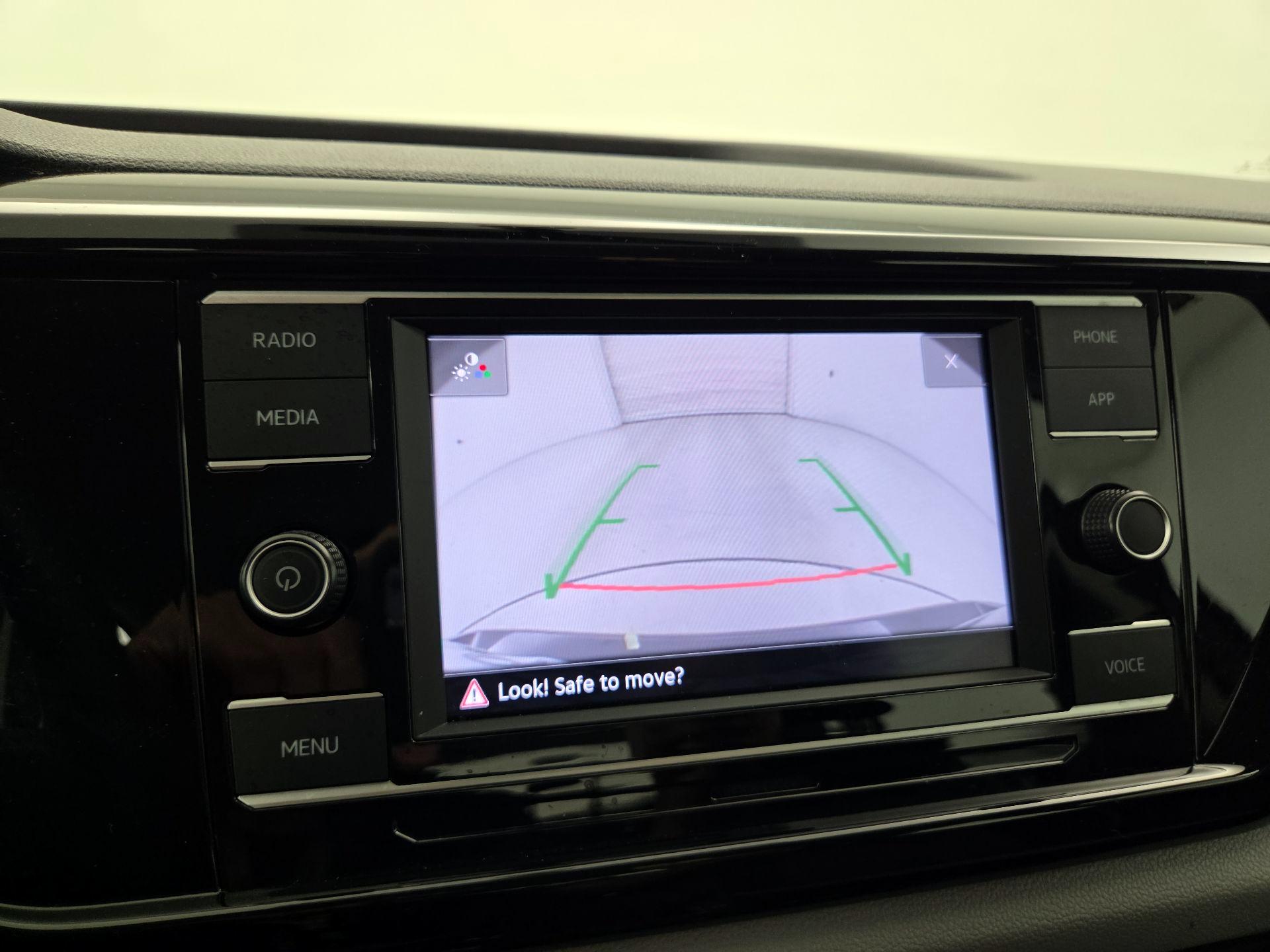 Thumbnail: 2022 Volkswagen Taos - 14