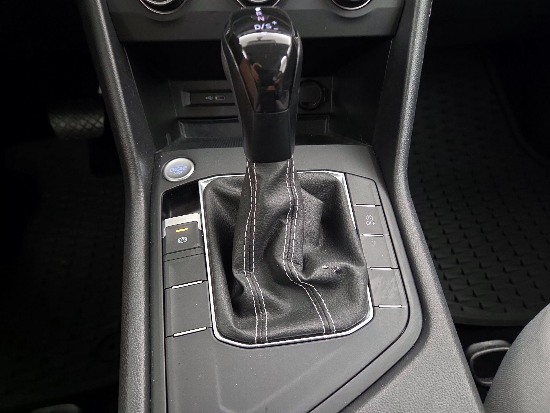 Thumbnail: 2022 Volkswagen Taos - 17