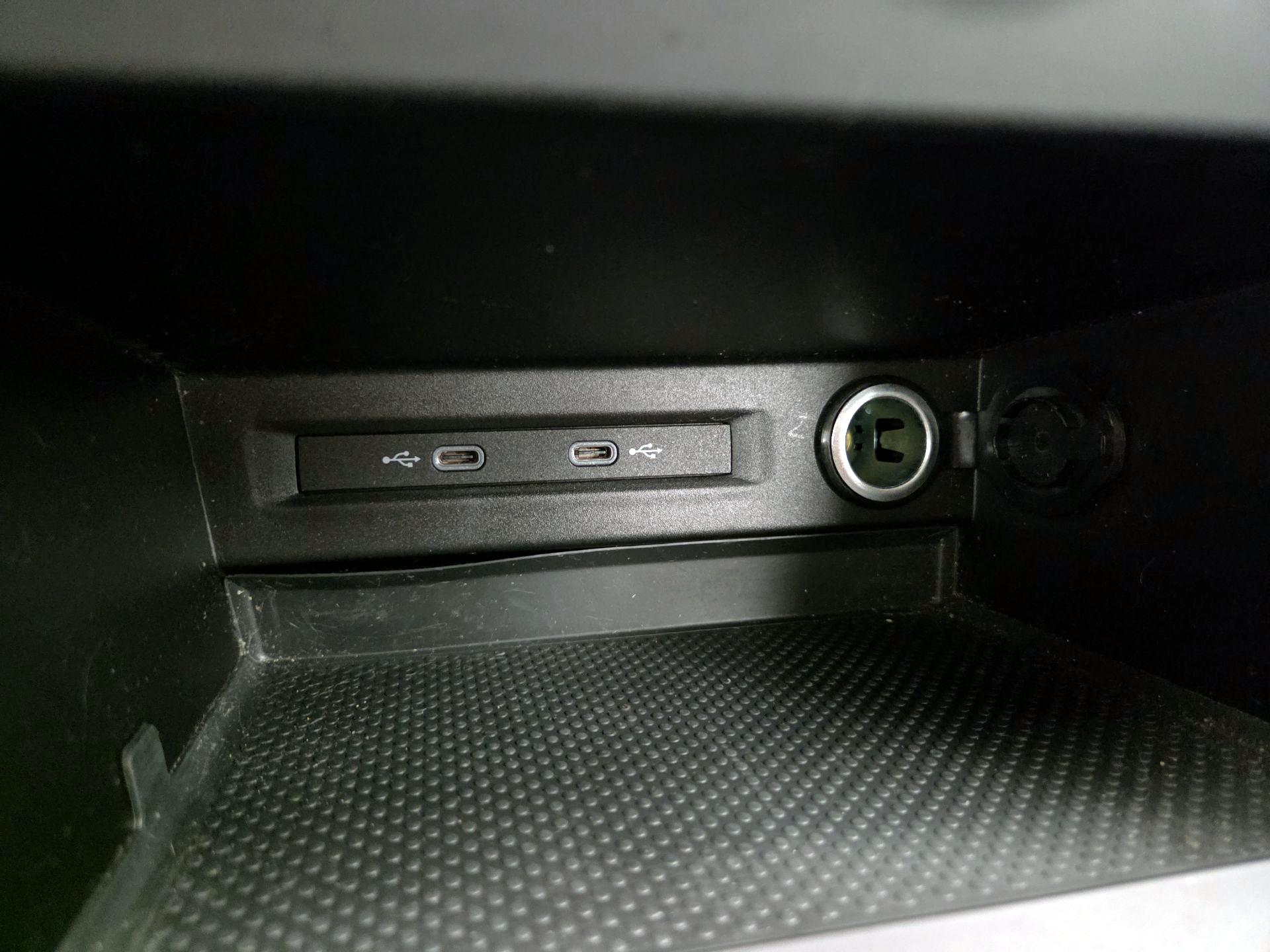 Thumbnail: 2022 Volkswagen Taos - 18