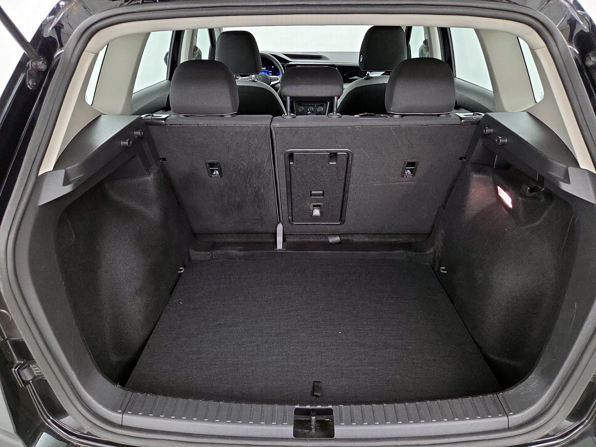 Thumbnail: 2022 Volkswagen Taos - 20