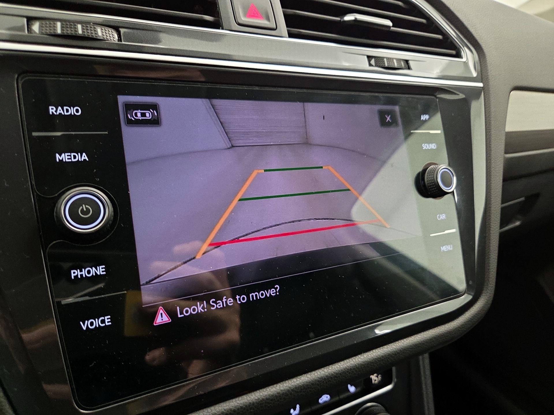 Thumbnail: 2021 Volkswagen Tiguan - 14