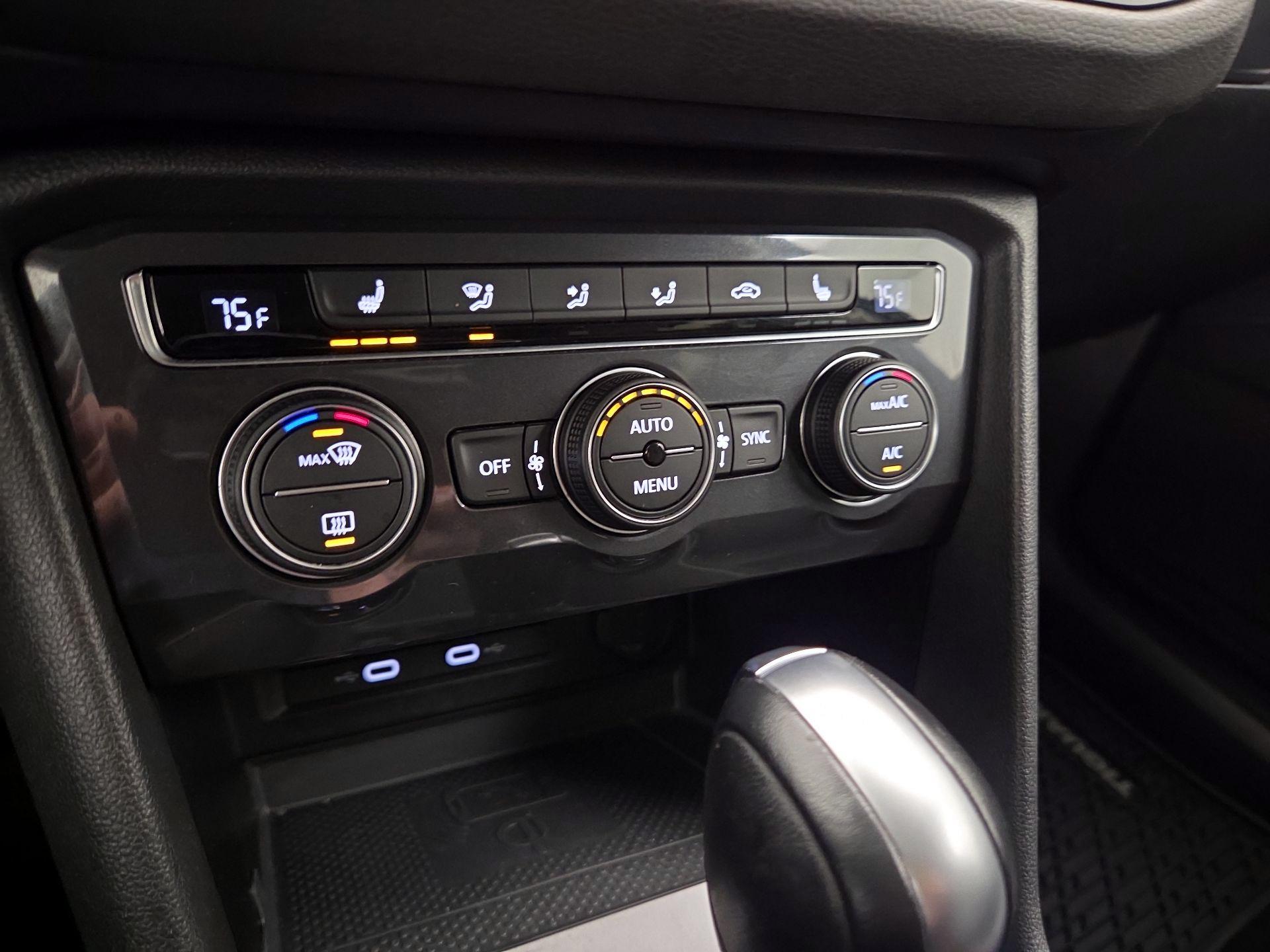 Thumbnail: 2021 Volkswagen Tiguan - 16