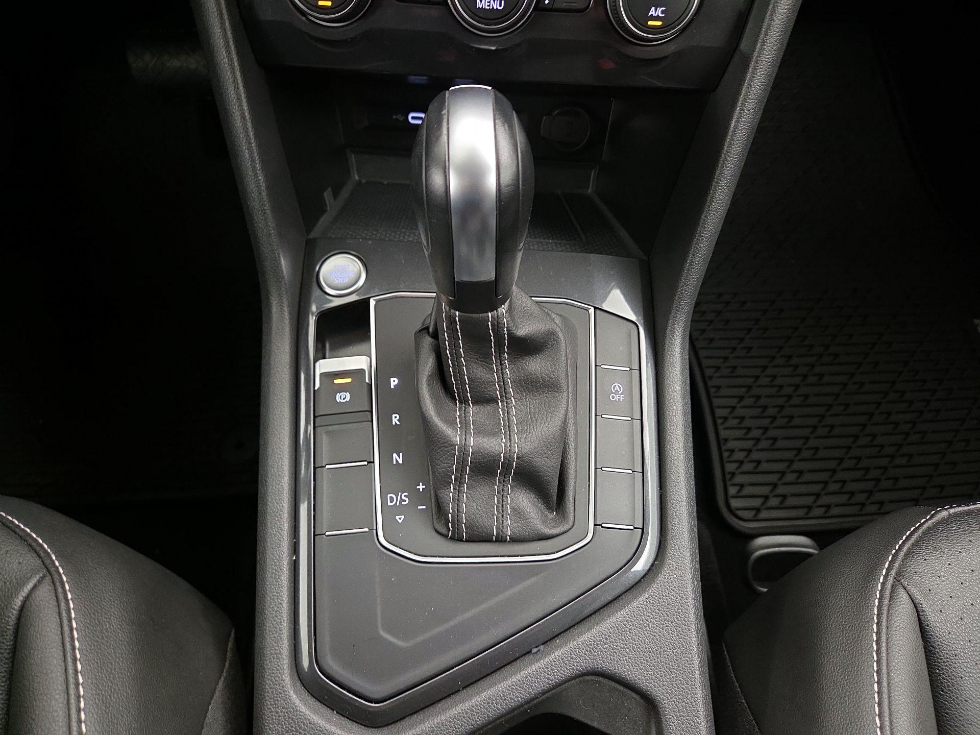 Thumbnail: 2021 Volkswagen Tiguan - 17