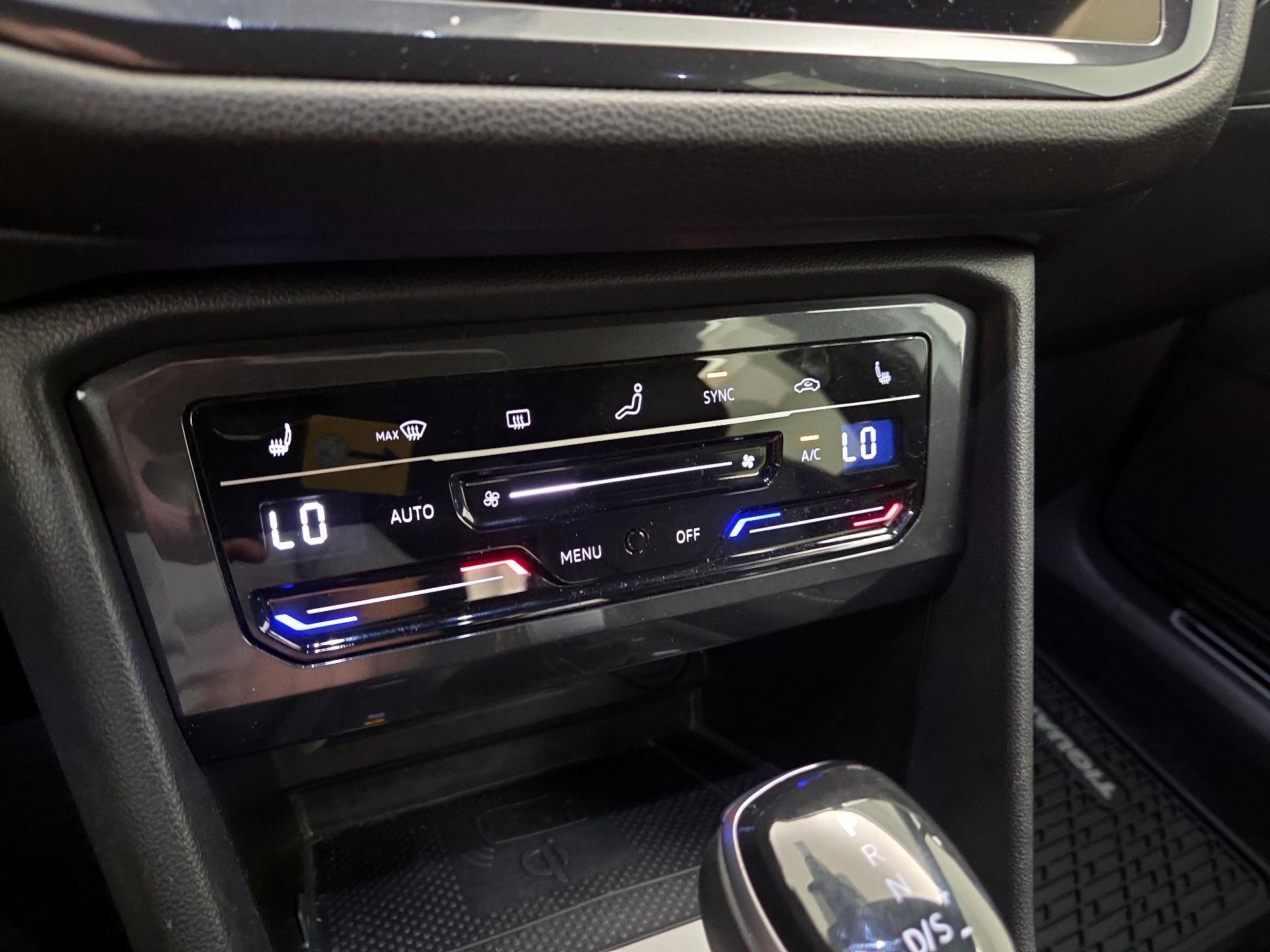 Thumbnail: 2022 Volkswagen Tiguan - 16