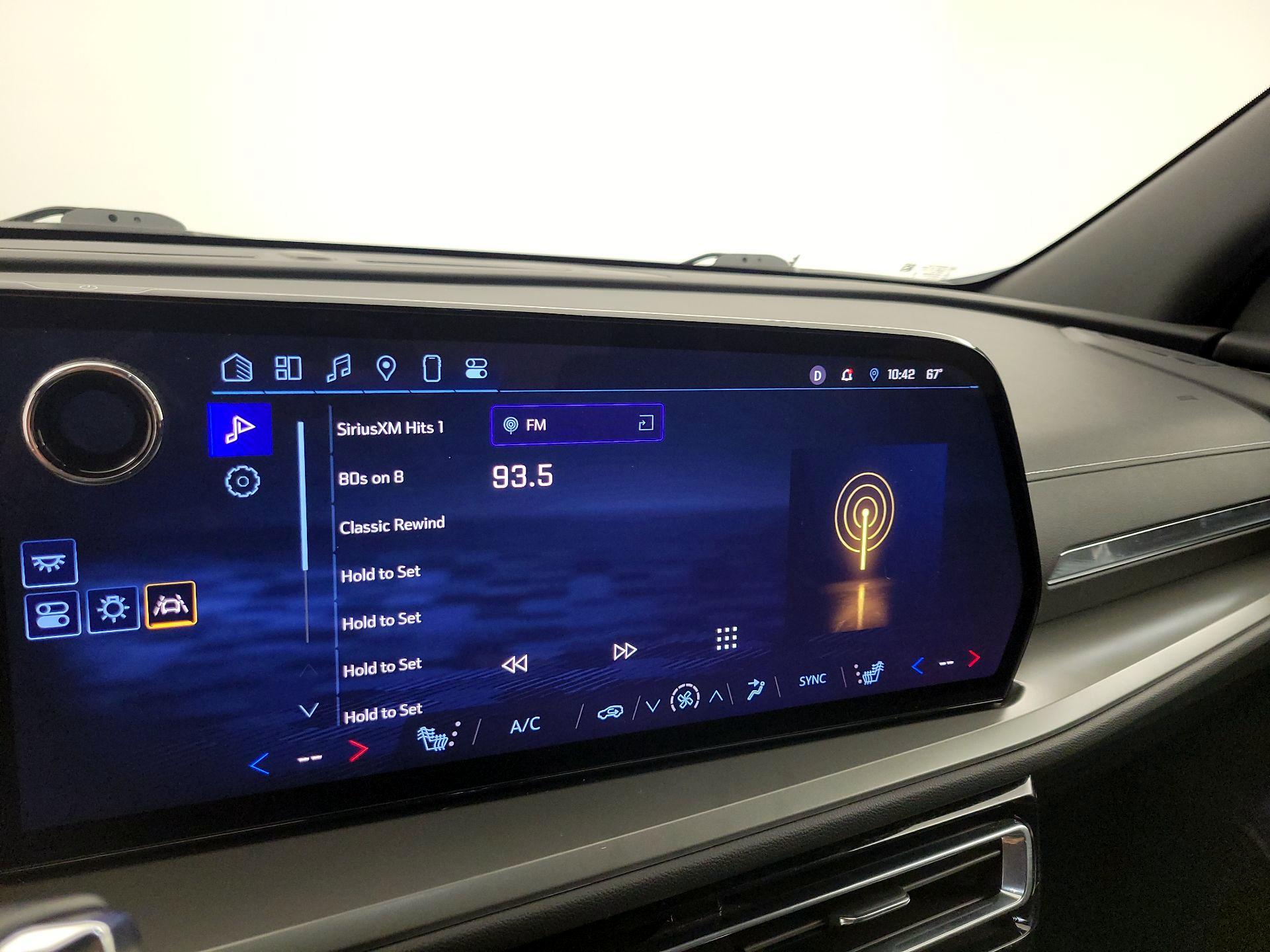 Thumbnail: 2025 Chevrolet Traverse - 15