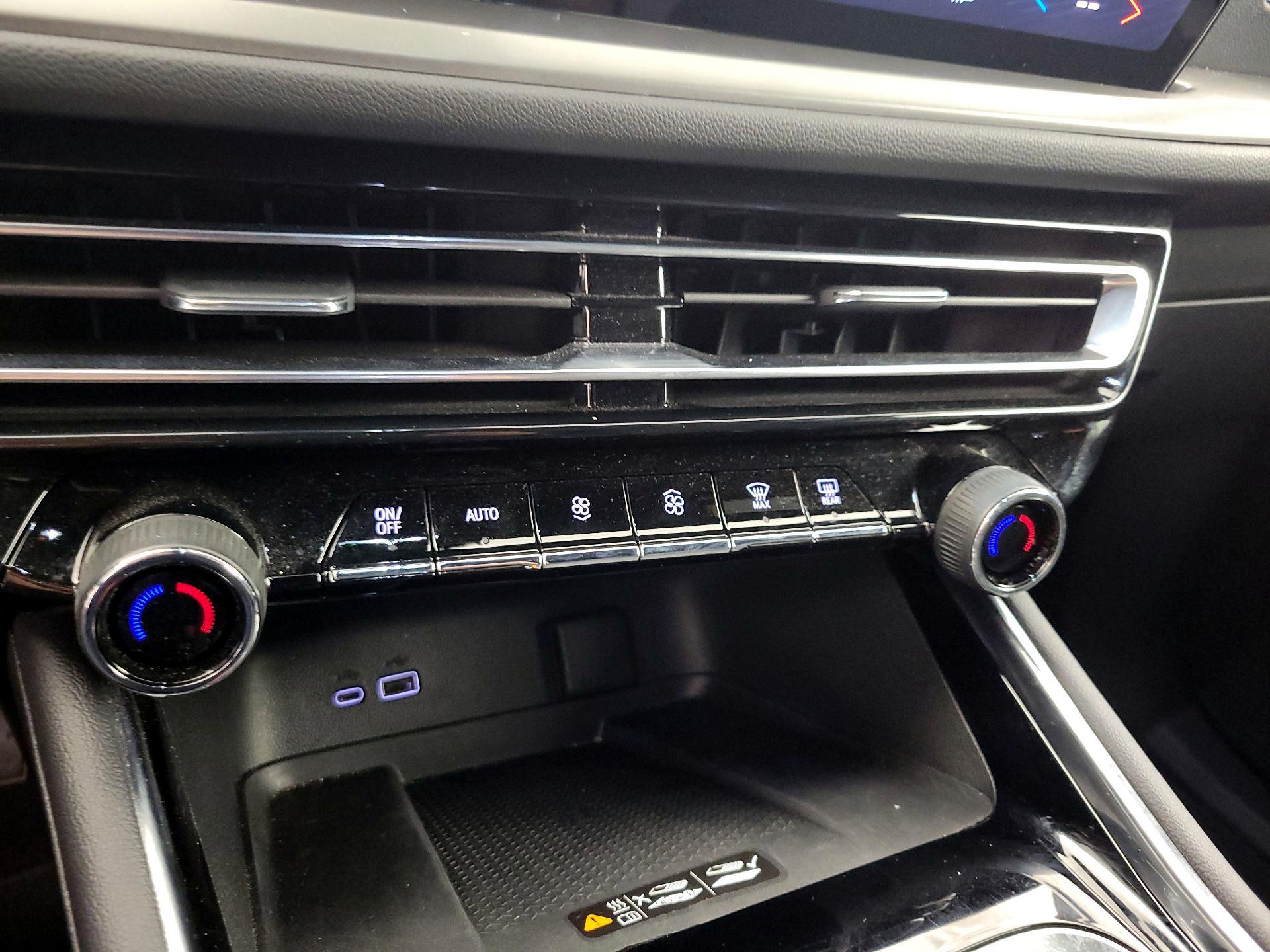 Thumbnail: 2025 Chevrolet Traverse - 16