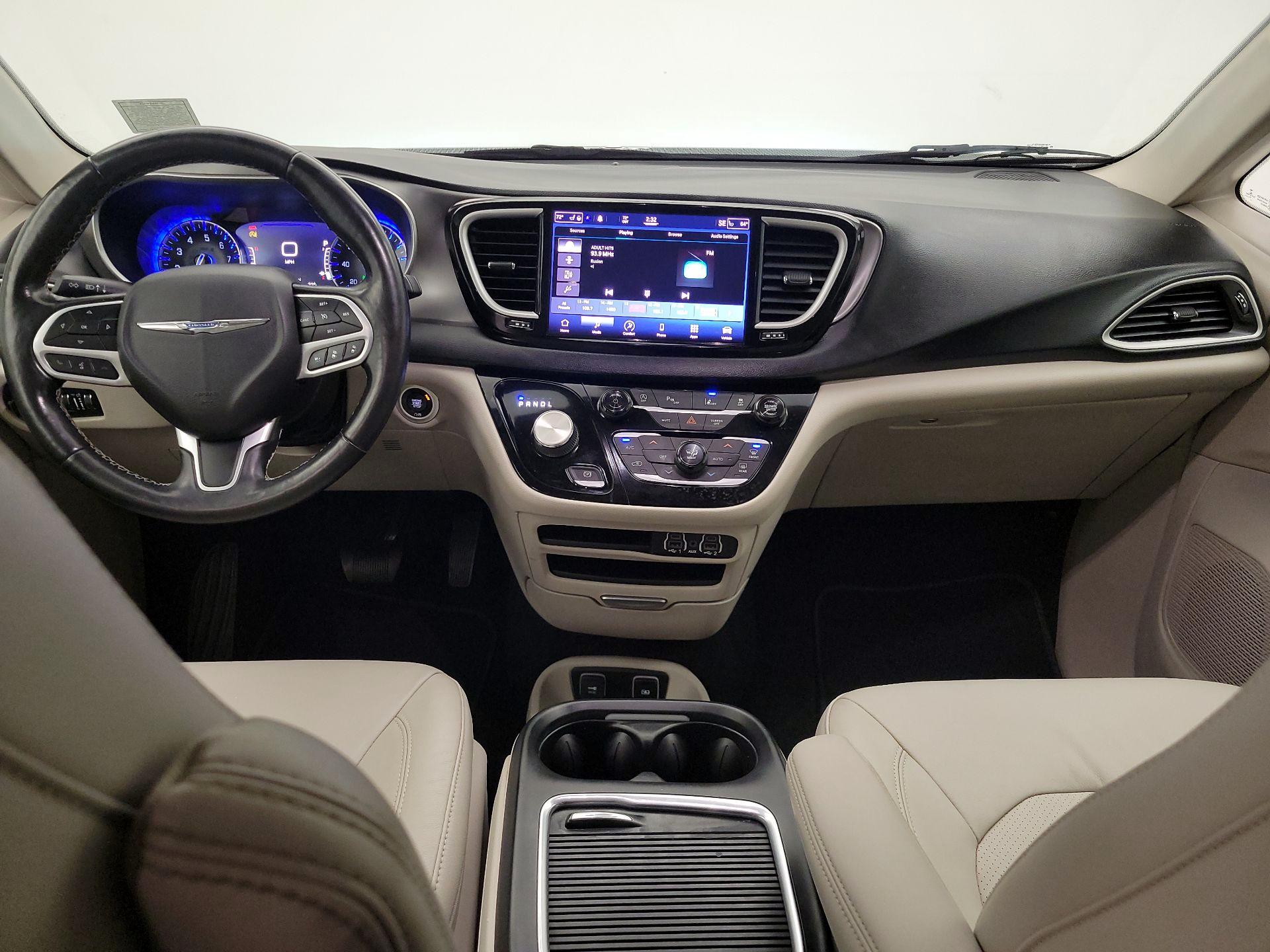 Thumbnail: 2021 Chrysler Pacifica - 9