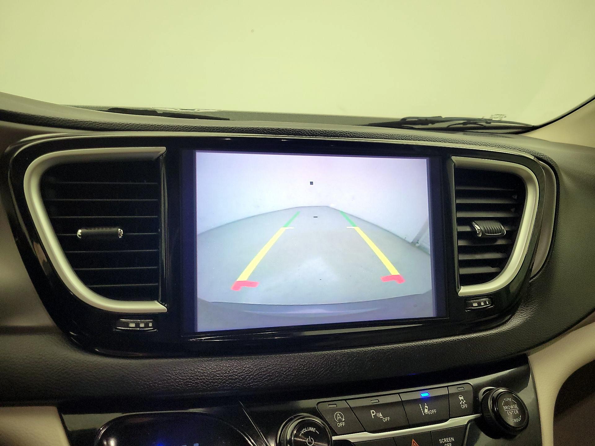 Thumbnail: 2021 Chrysler Pacifica - 14