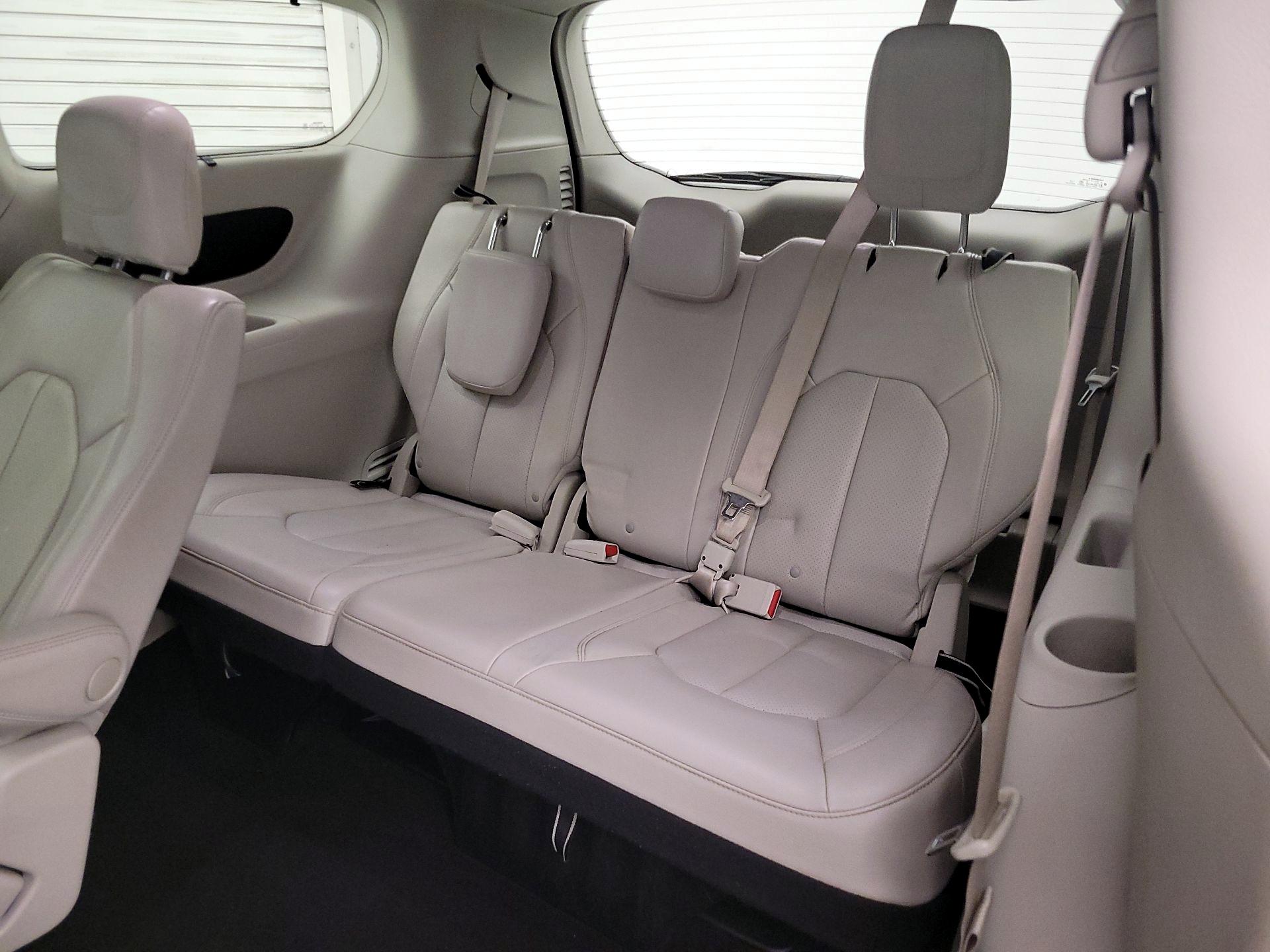 Thumbnail: 2021 Chrysler Pacifica - 20