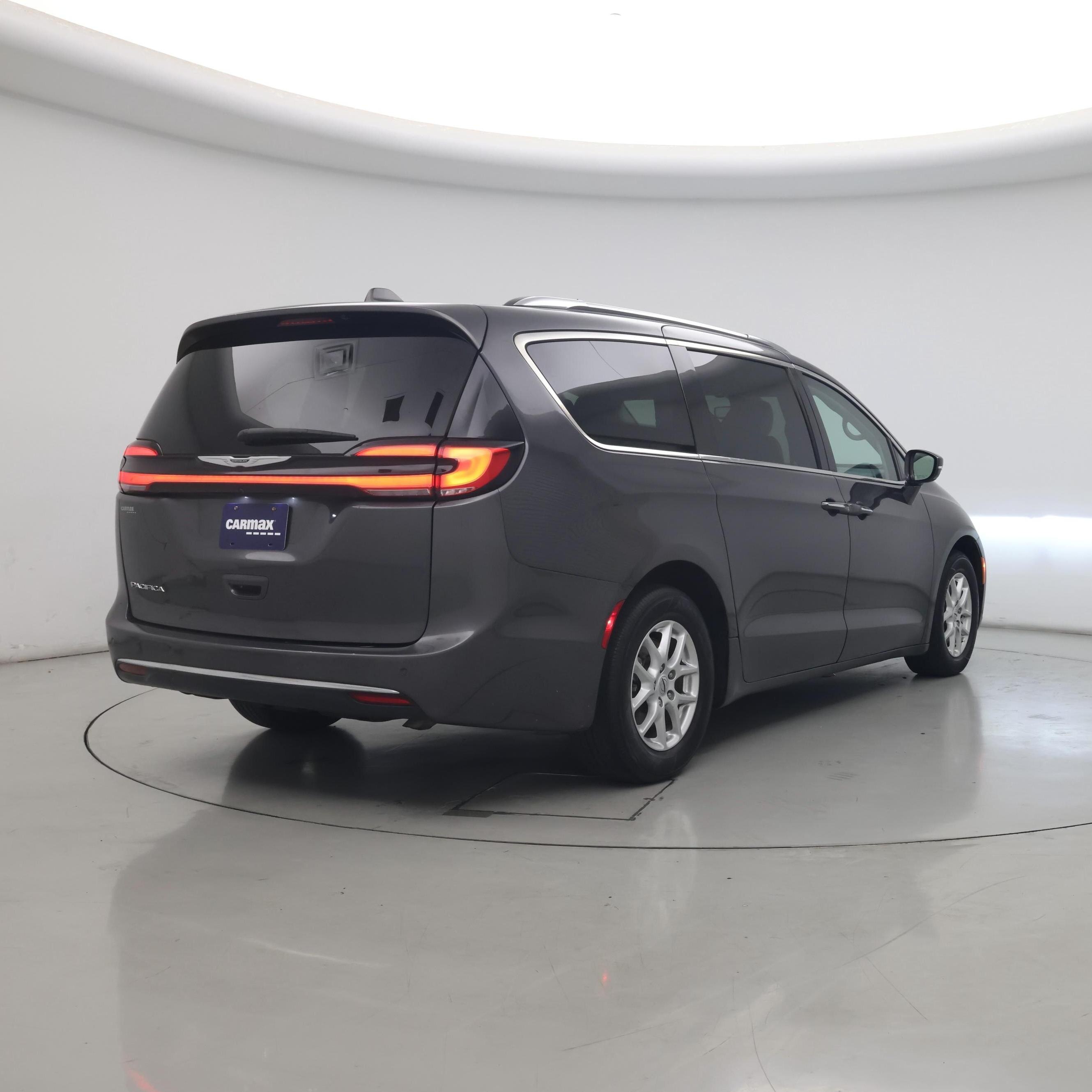Thumbnail: 2021 Chrysler Pacifica - 8