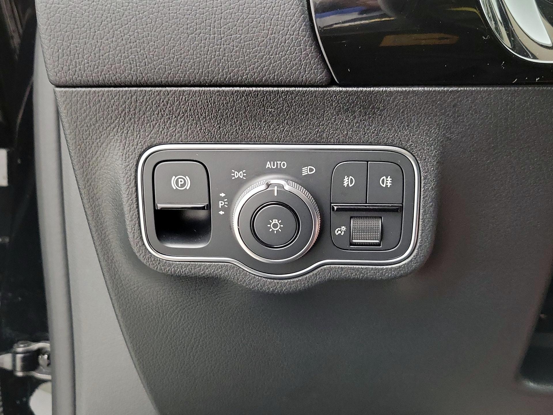 Thumbnail: 2023 Mercedes-Benz GLA - 13