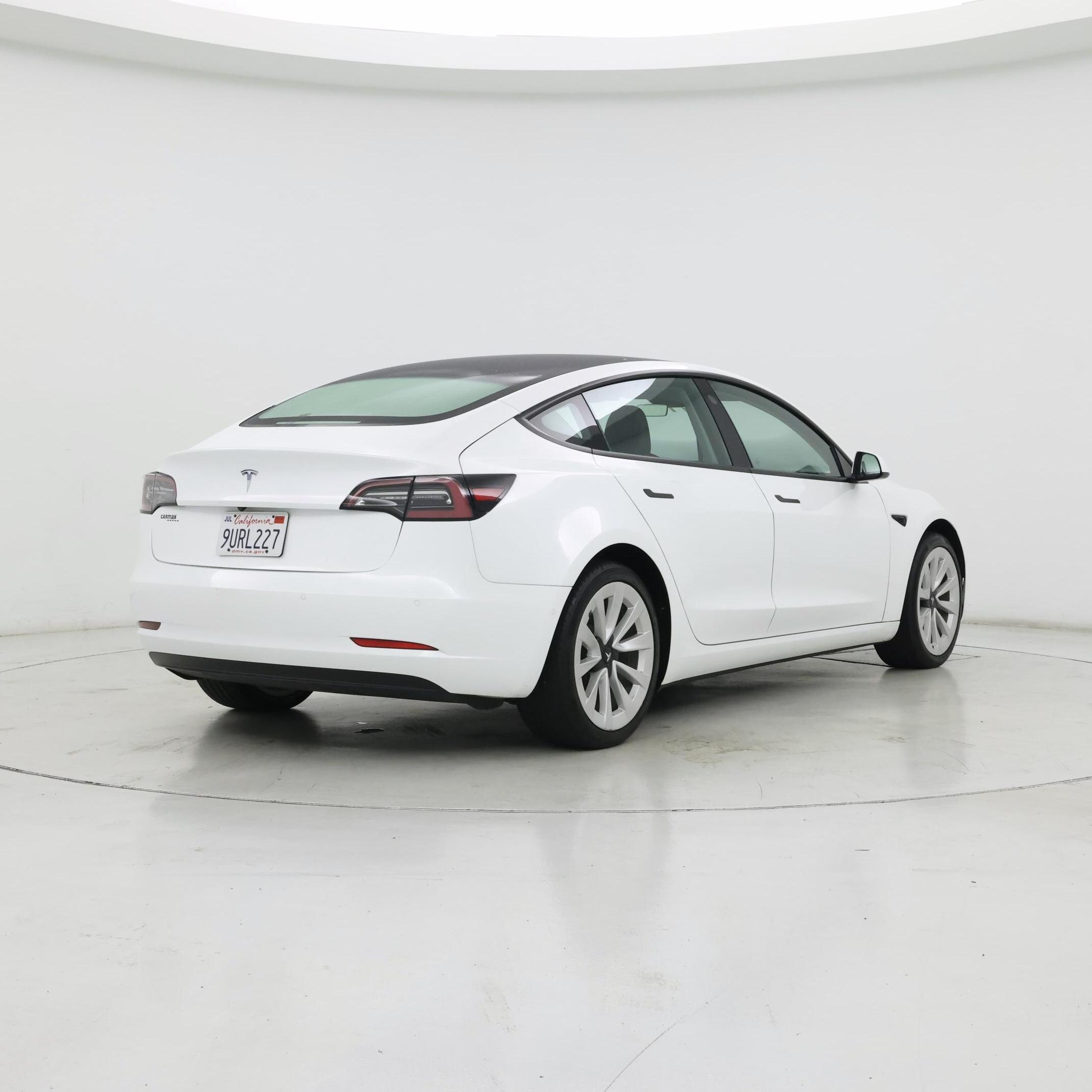 Thumbnail: 2022 Tesla Model 3 - 8