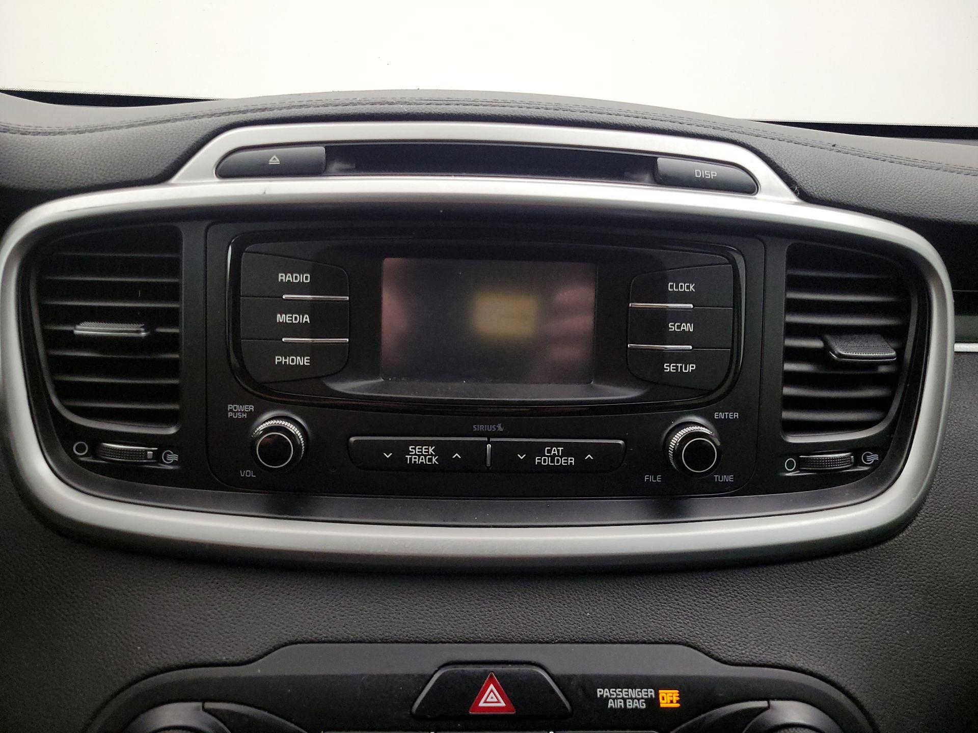 Thumbnail: 2017 Kia Sorento - 14