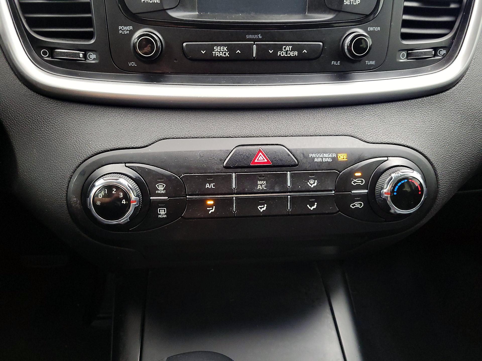 Thumbnail: 2017 Kia Sorento - 15