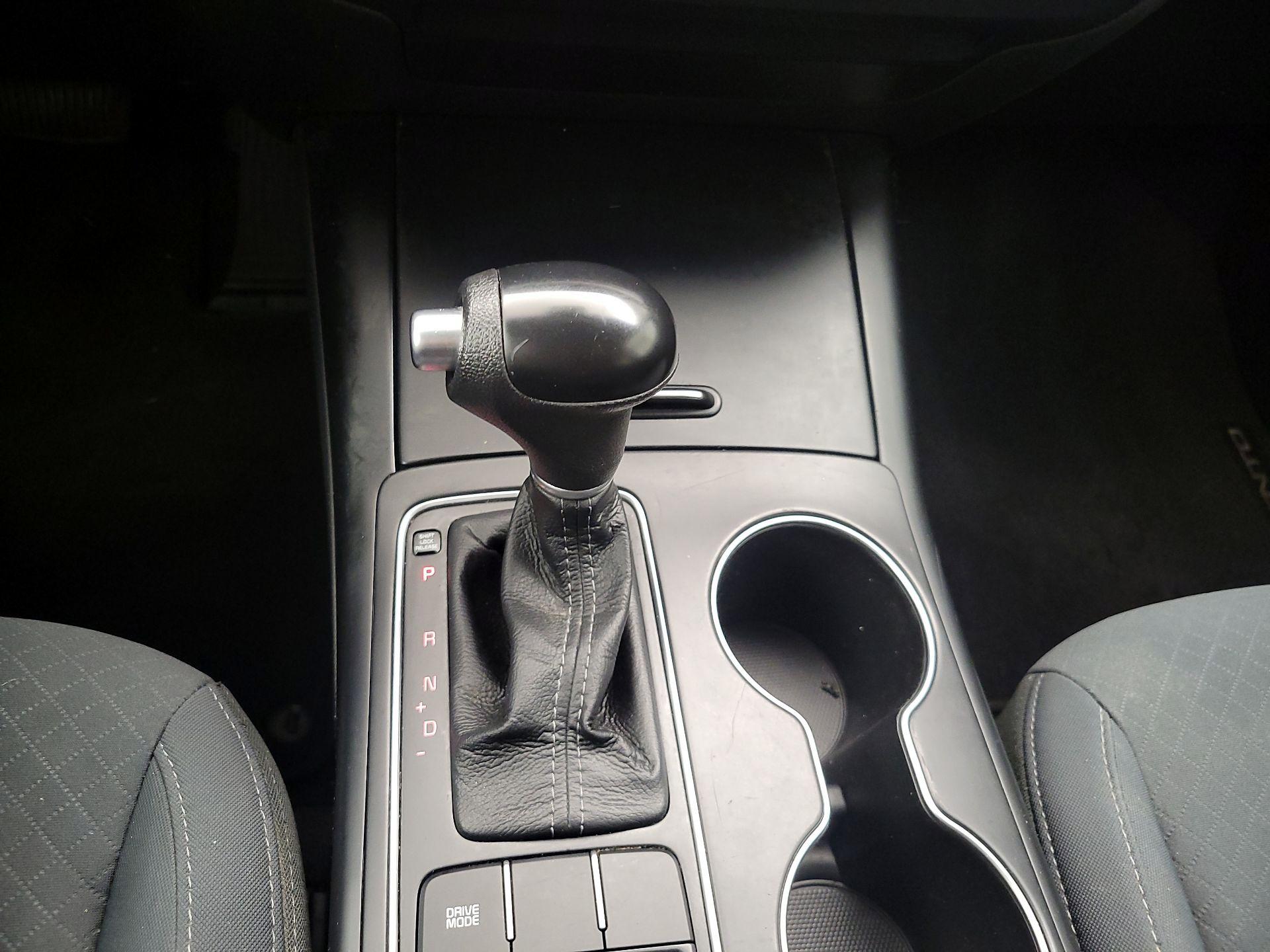 Thumbnail: 2017 Kia Sorento - 16