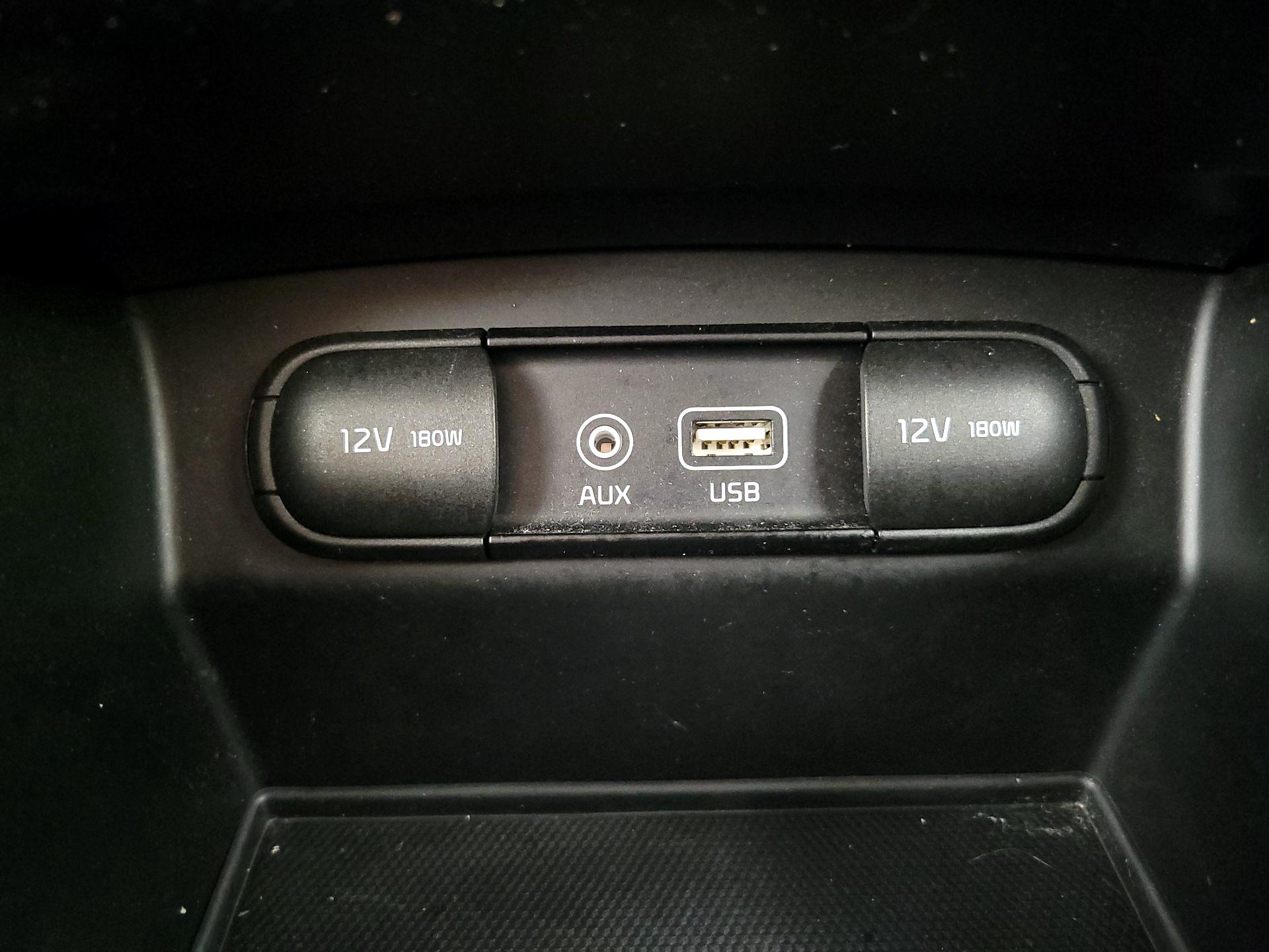 Thumbnail: 2017 Kia Sorento - 17