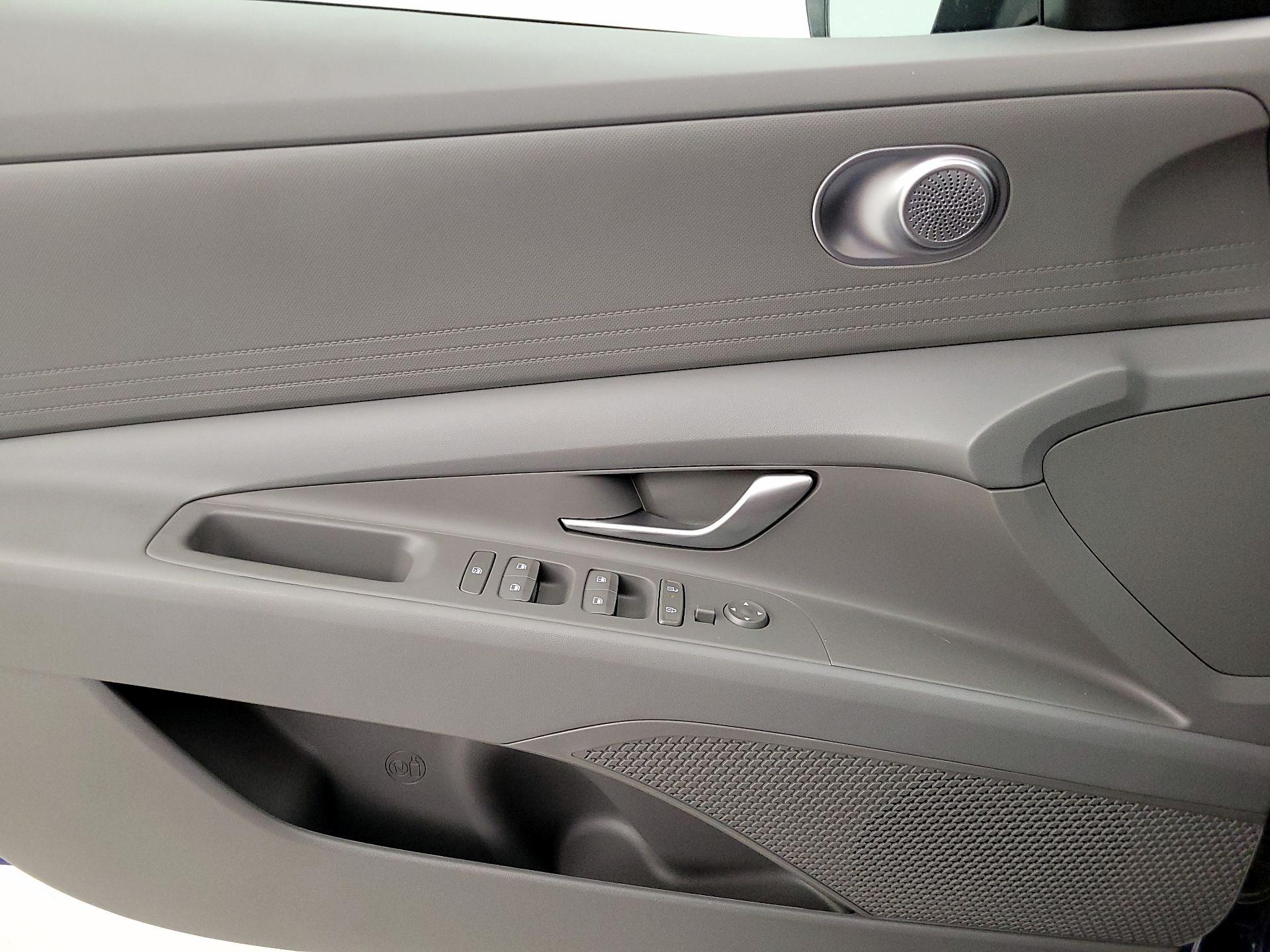 Thumbnail: 2025 Hyundai Elantra - 12