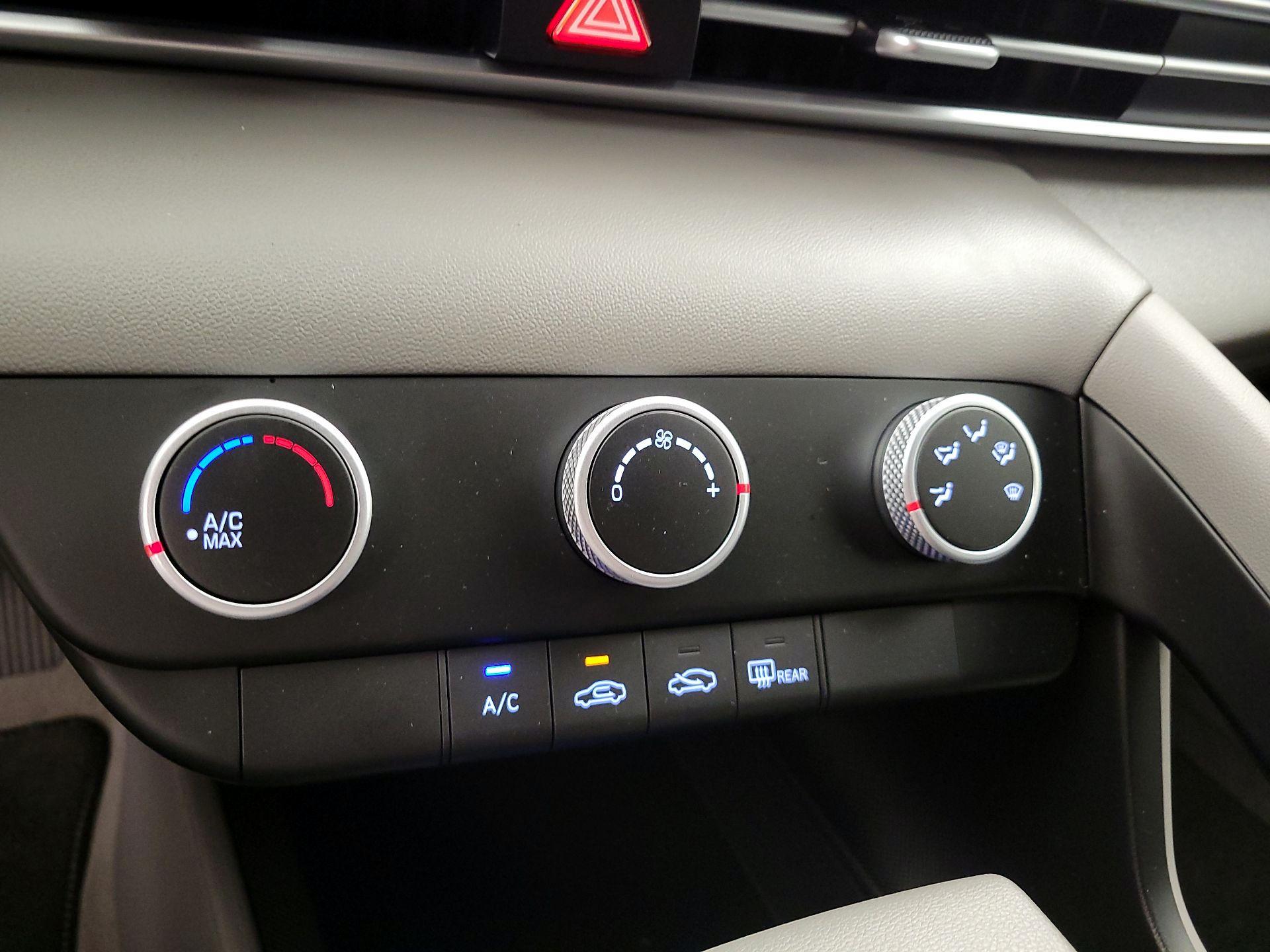 Thumbnail: 2025 Hyundai Elantra - 16