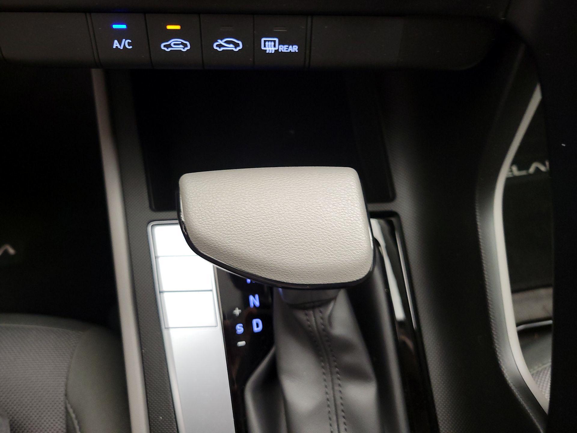 Thumbnail: 2025 Hyundai Elantra - 17