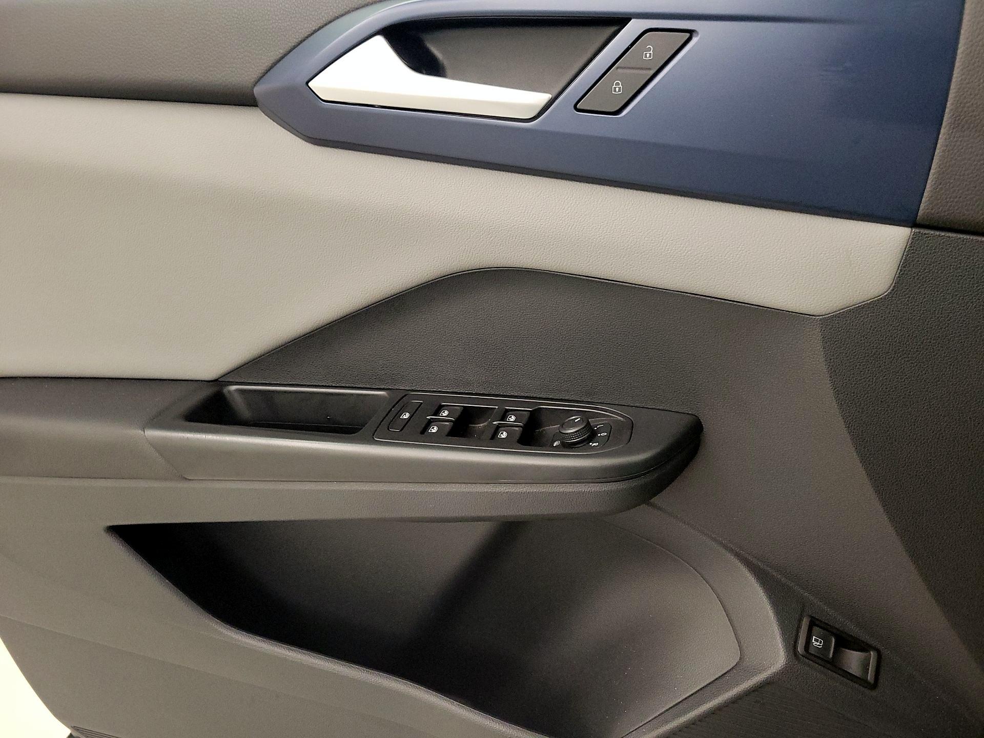 Thumbnail: 2022 Volkswagen Taos - 12