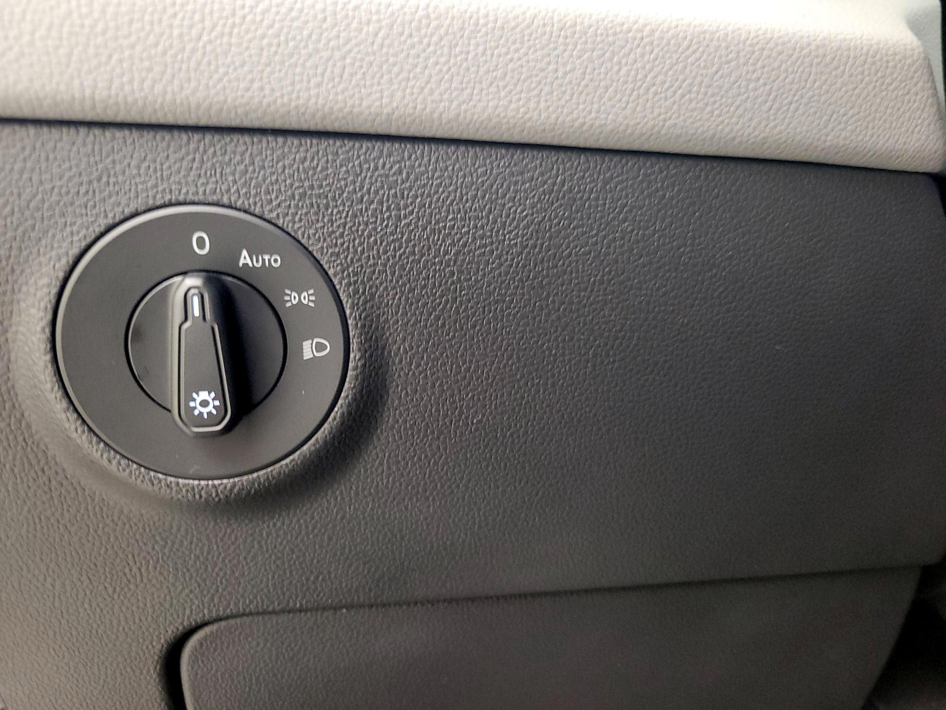 Thumbnail: 2022 Volkswagen Taos - 13