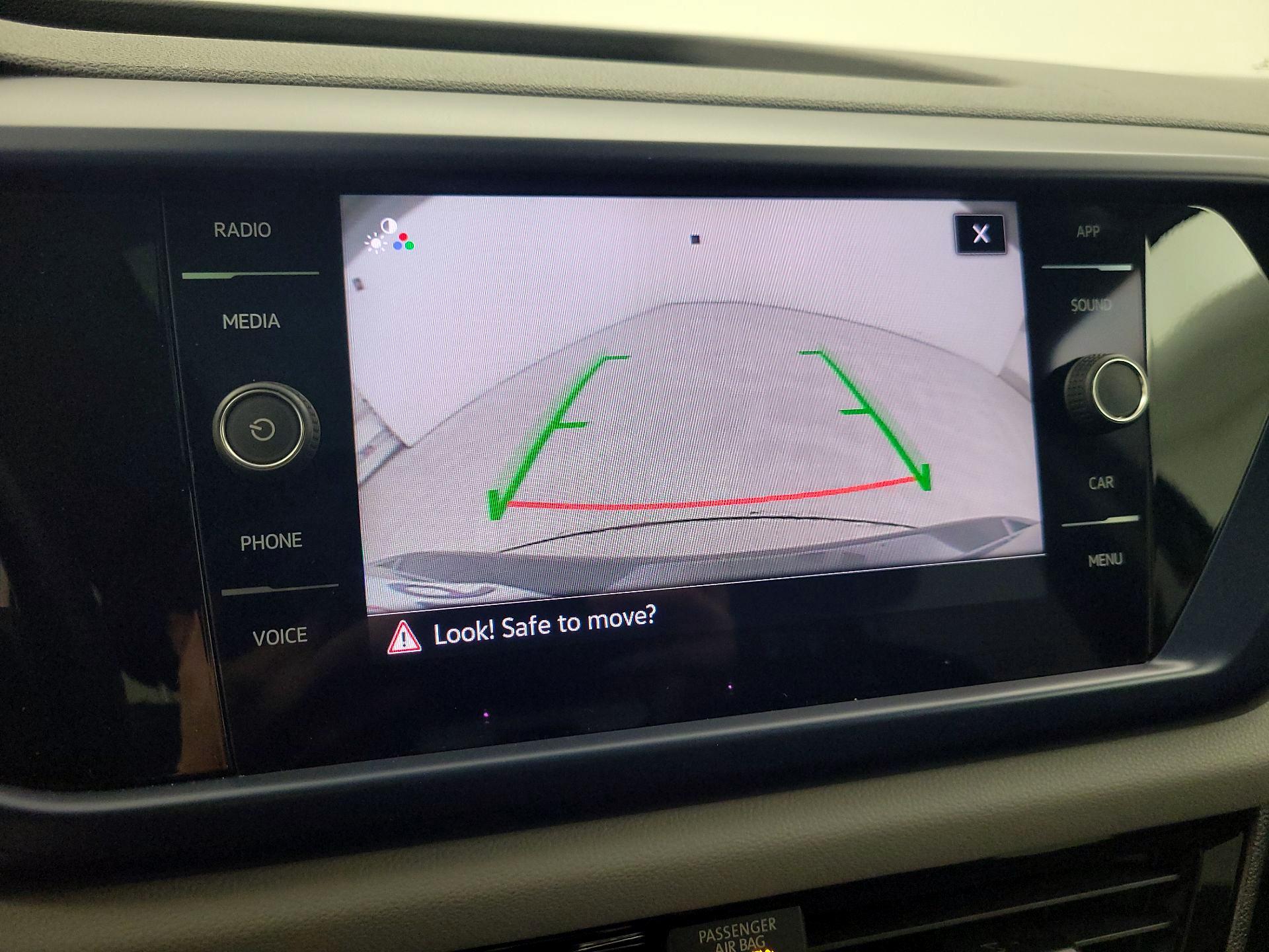 Thumbnail: 2022 Volkswagen Taos - 14