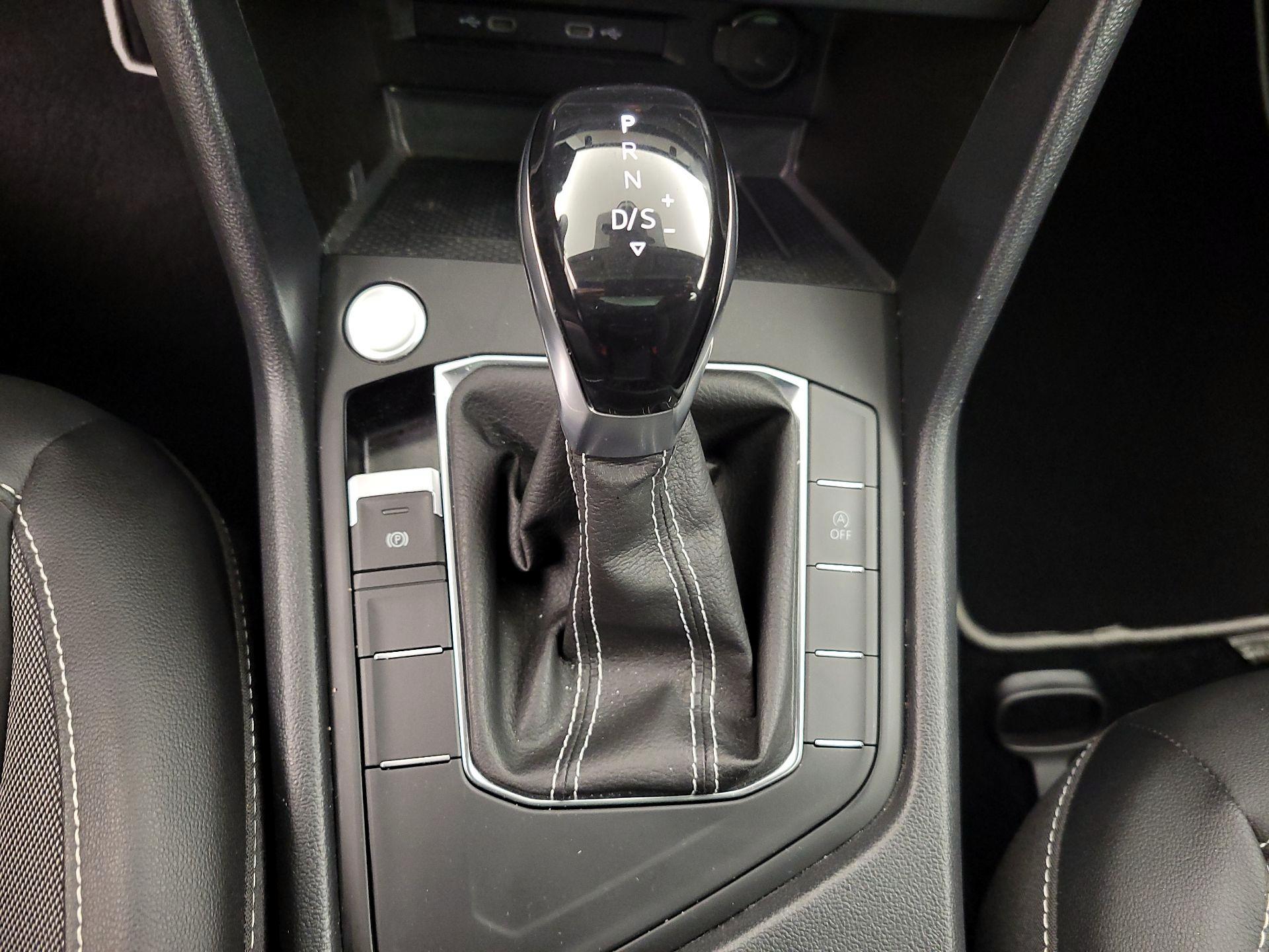 Thumbnail: 2022 Volkswagen Taos - 17