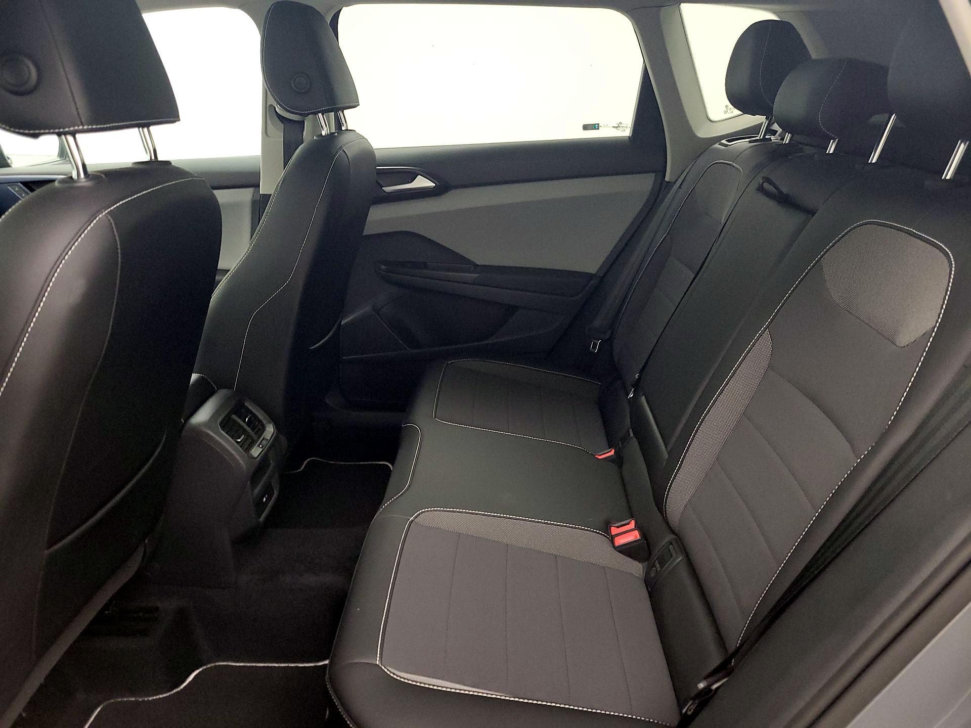 Thumbnail: 2022 Volkswagen Taos - 20