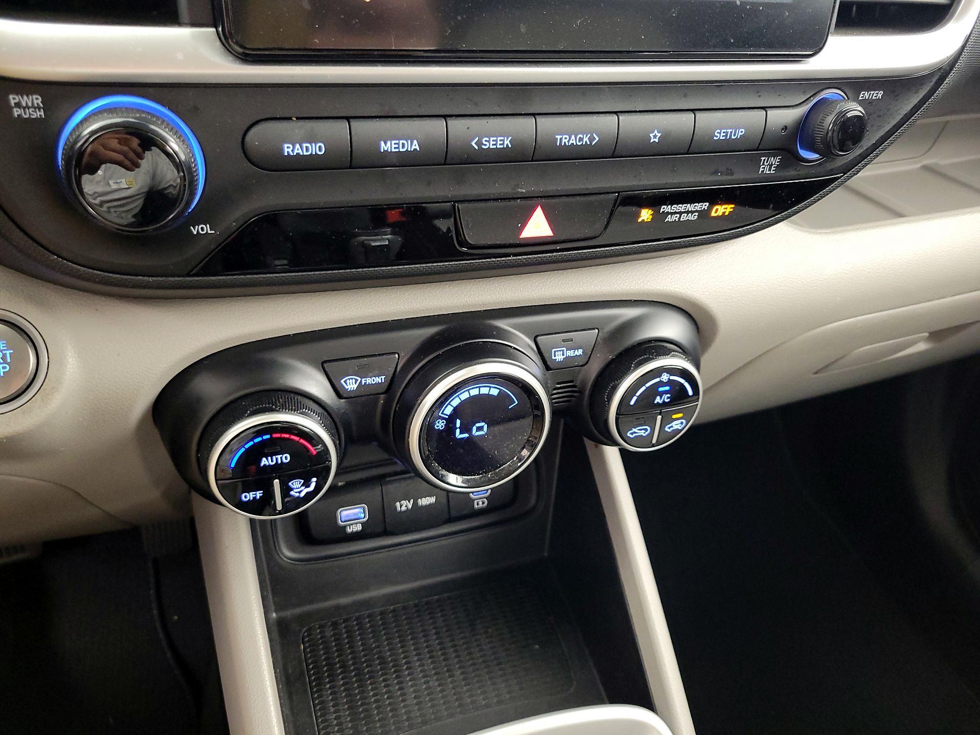 Thumbnail: 2024 Hyundai Venue - 16