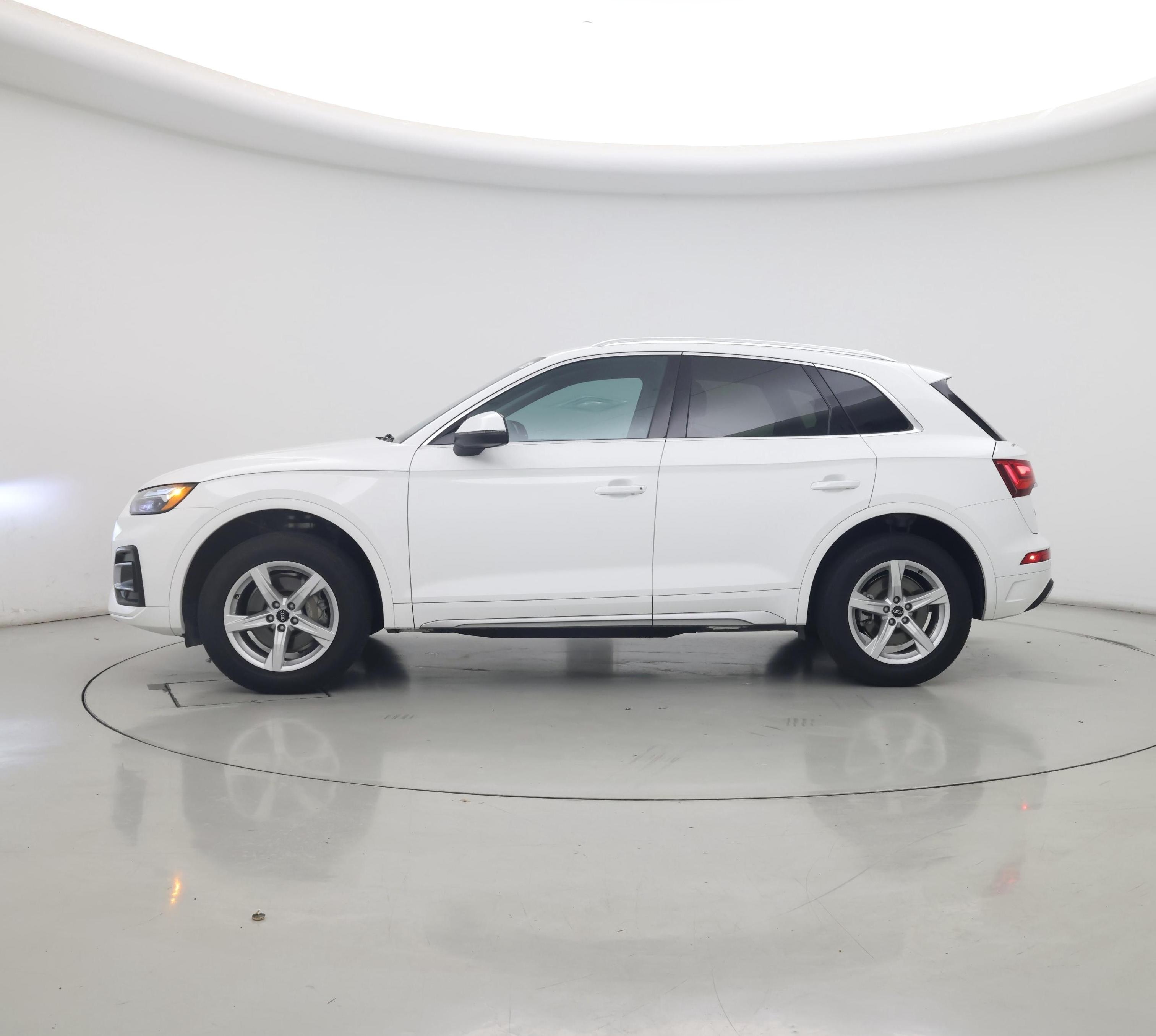 Thumbnail: 2023 Audi Q5 - 3