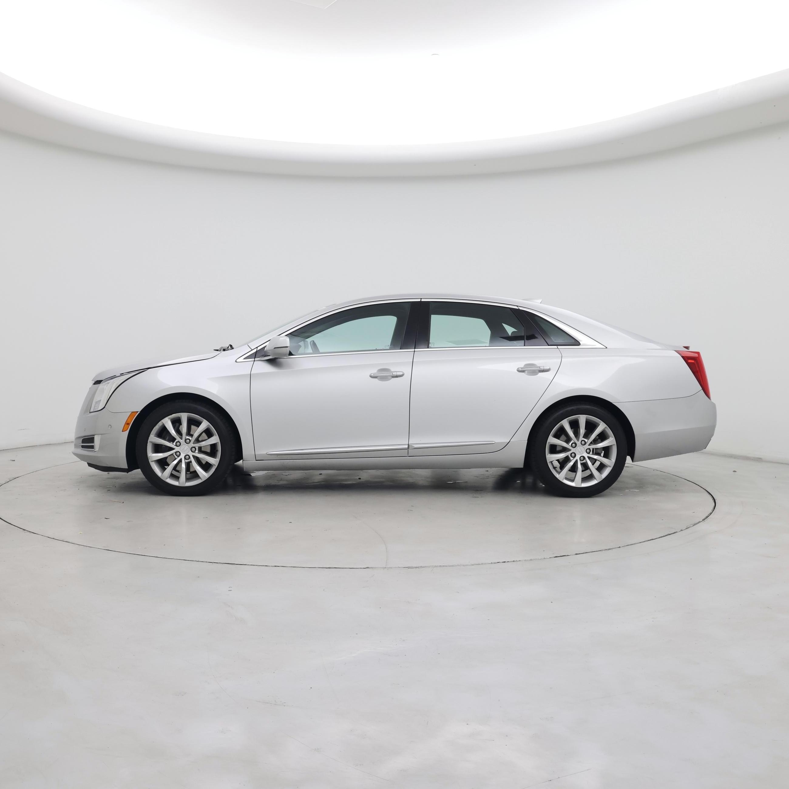 Thumbnail: 2017 Cadillac XTS - 3