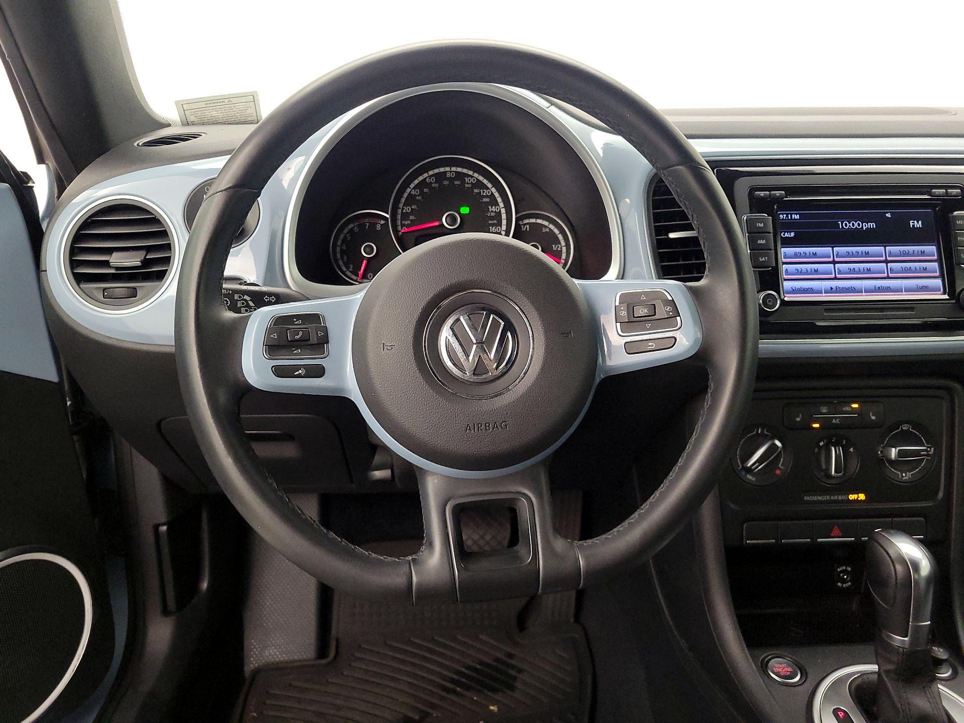 Thumbnail: 2015 Volkswagen Beetle - 10