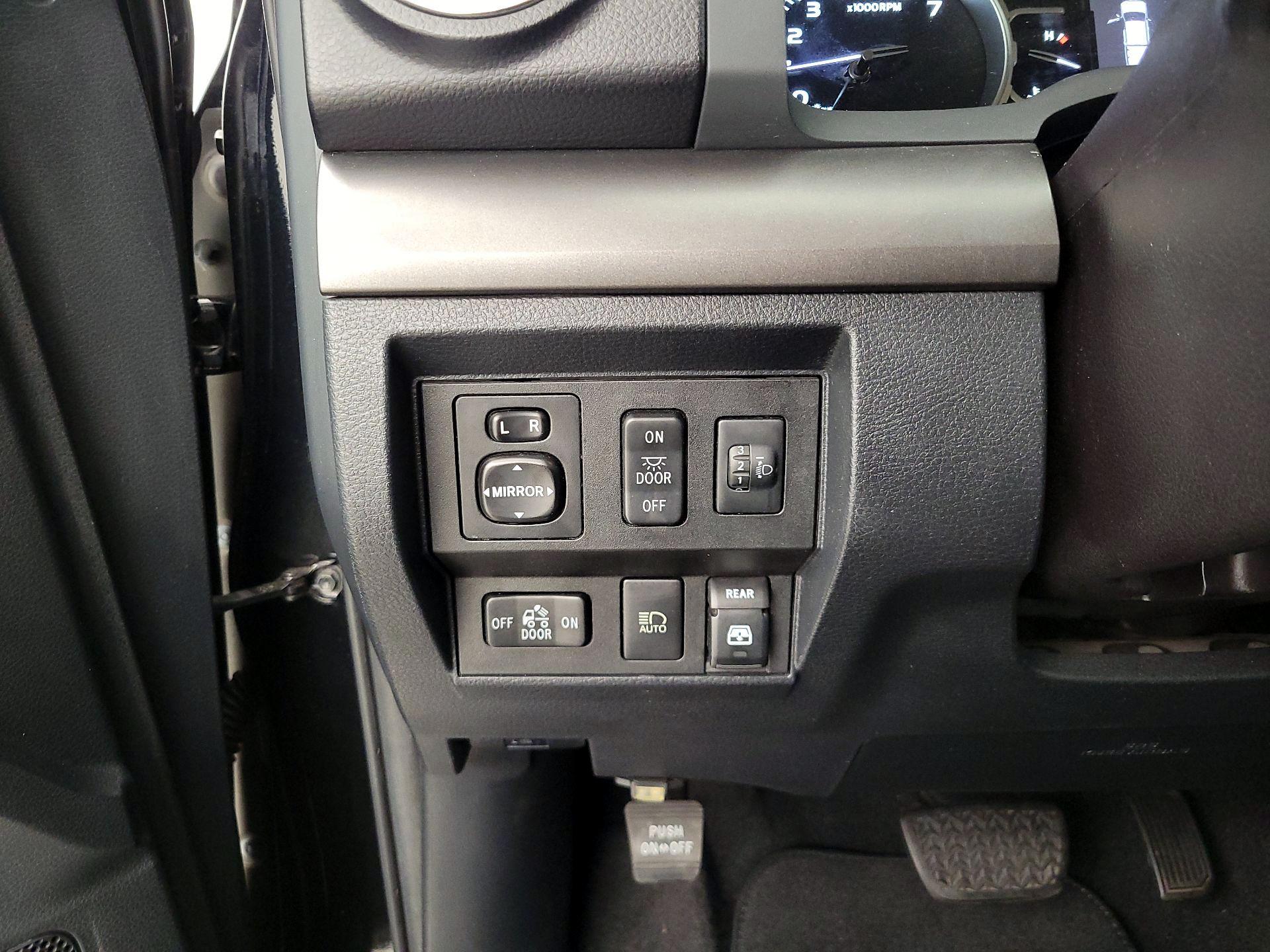 Thumbnail: 2018 Toyota Tundra - 13