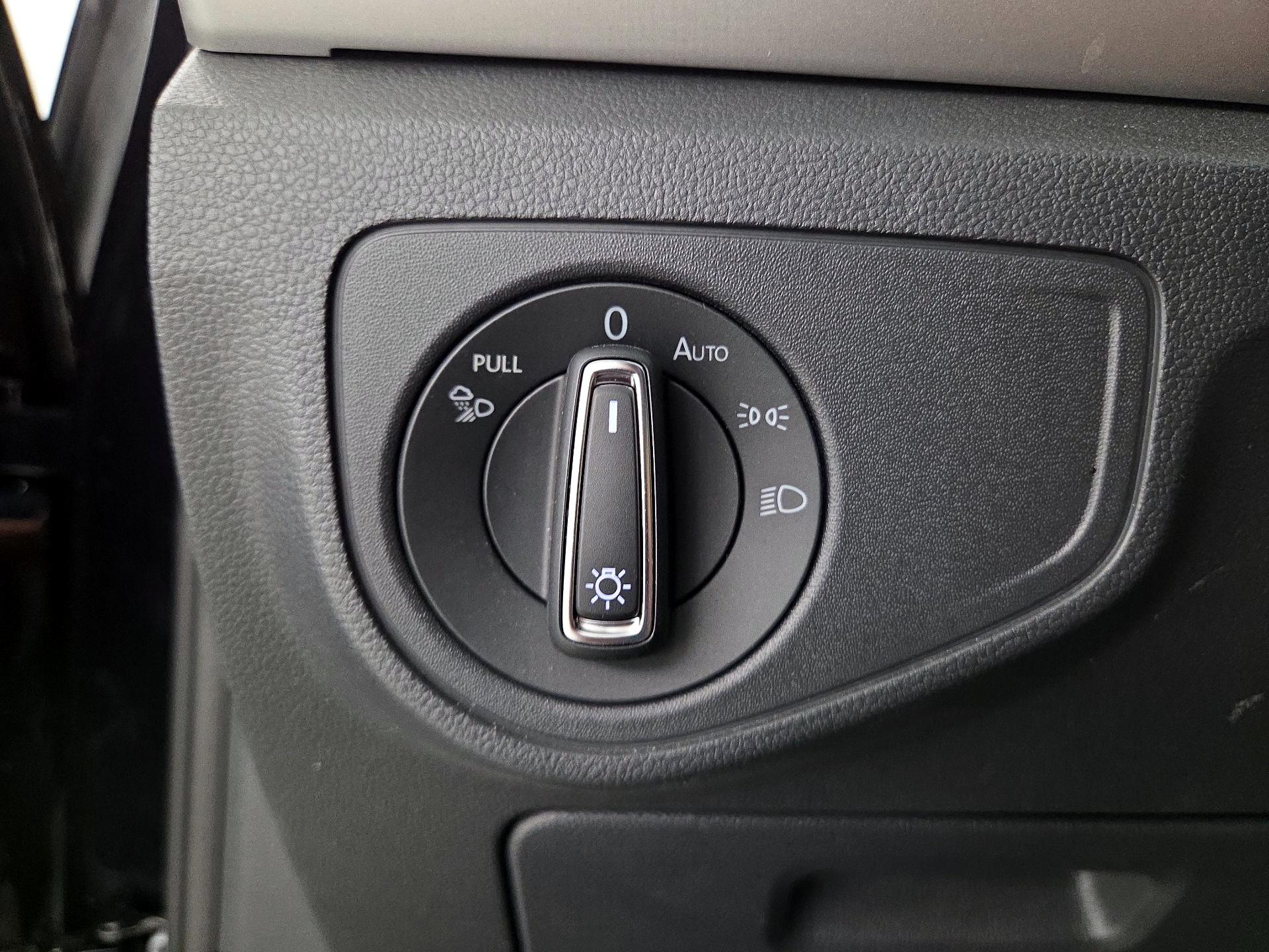 Thumbnail: 2022 Volkswagen Atlas - 13