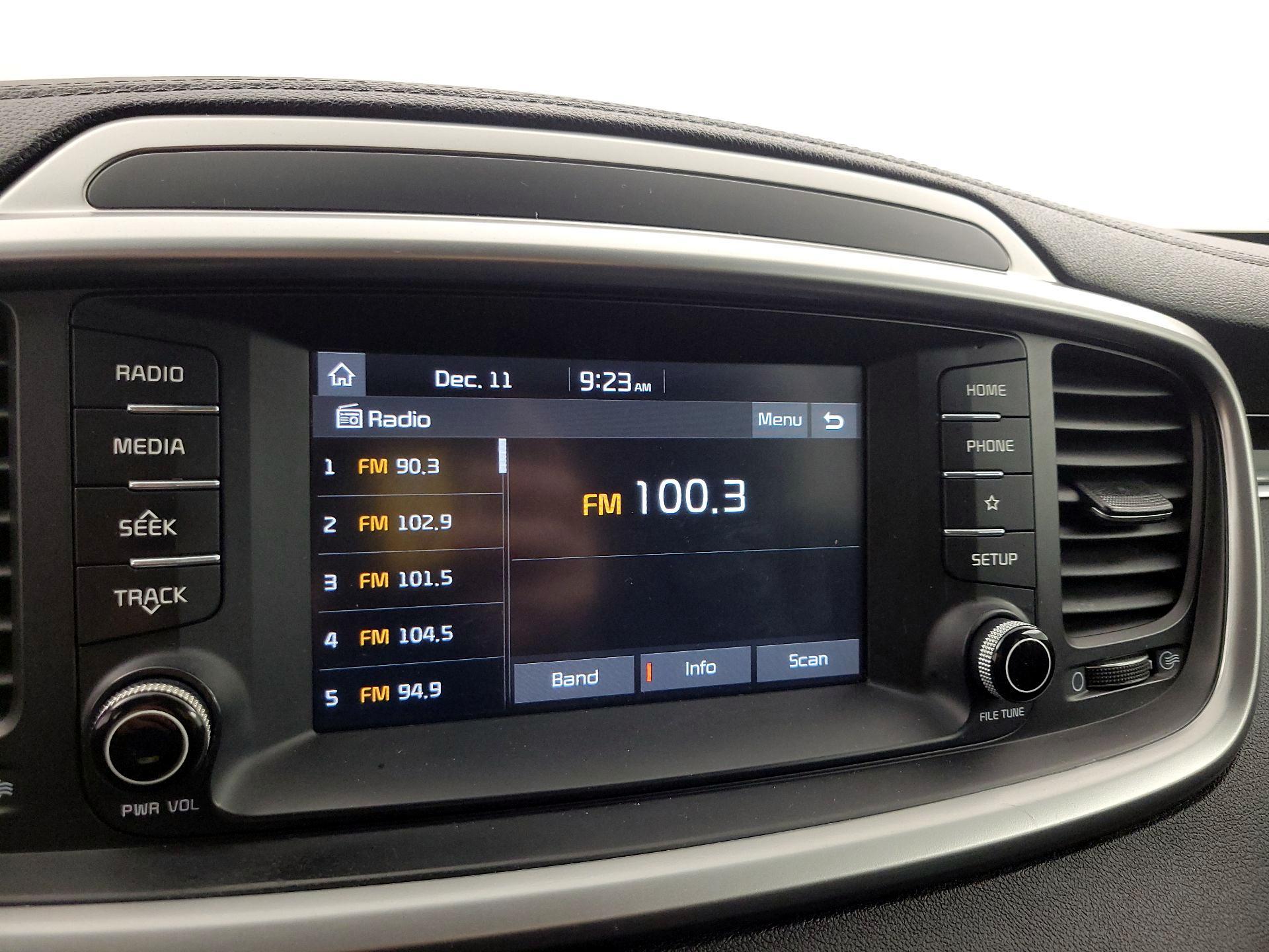 Thumbnail: 2019 Kia Sorento - 15