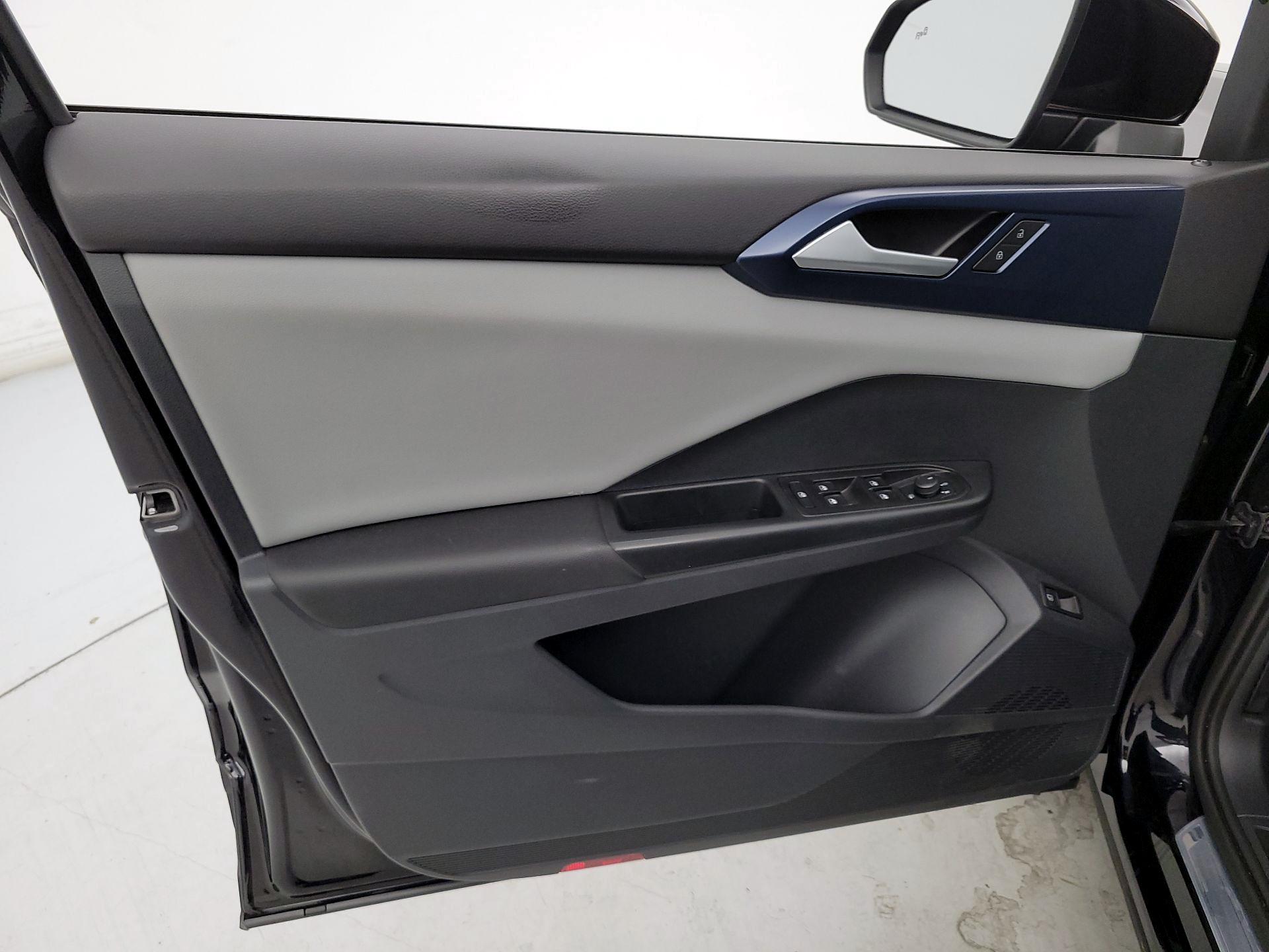 Thumbnail: 2023 Volkswagen Taos - 12