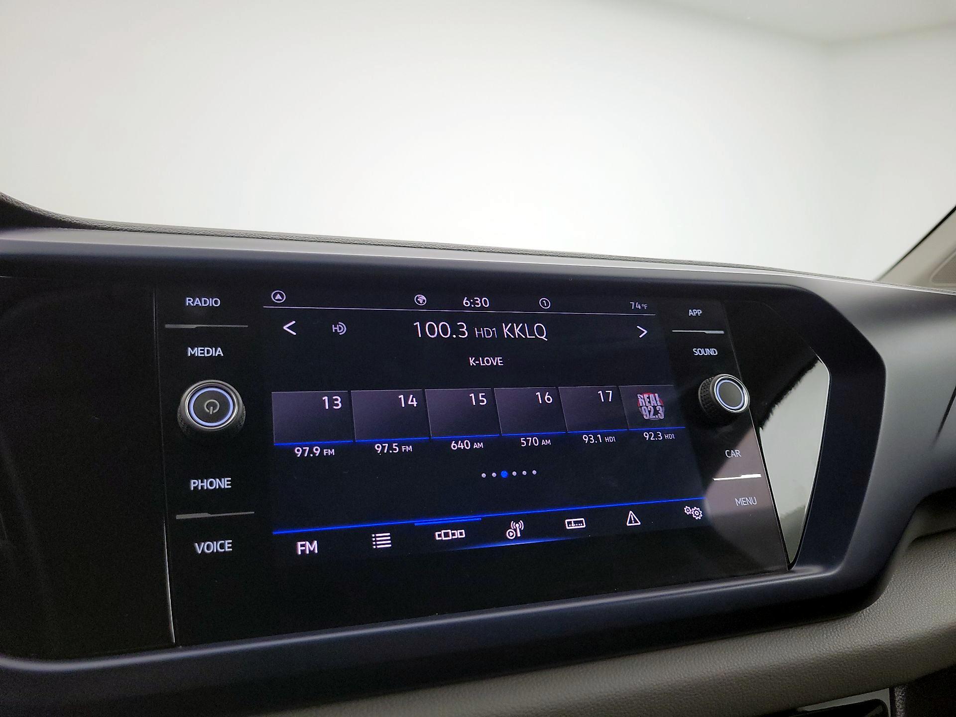 Thumbnail: 2023 Volkswagen Taos - 15