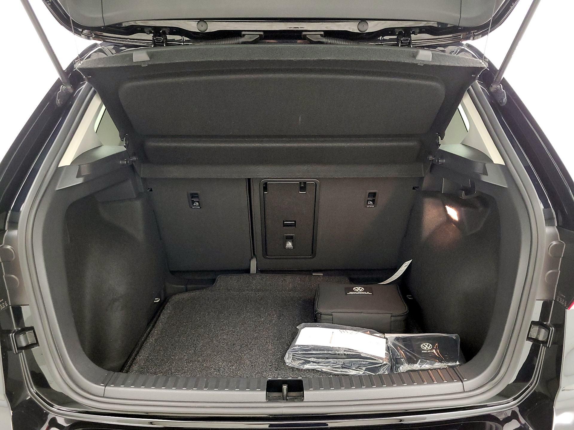 Thumbnail: 2023 Volkswagen Taos - 20