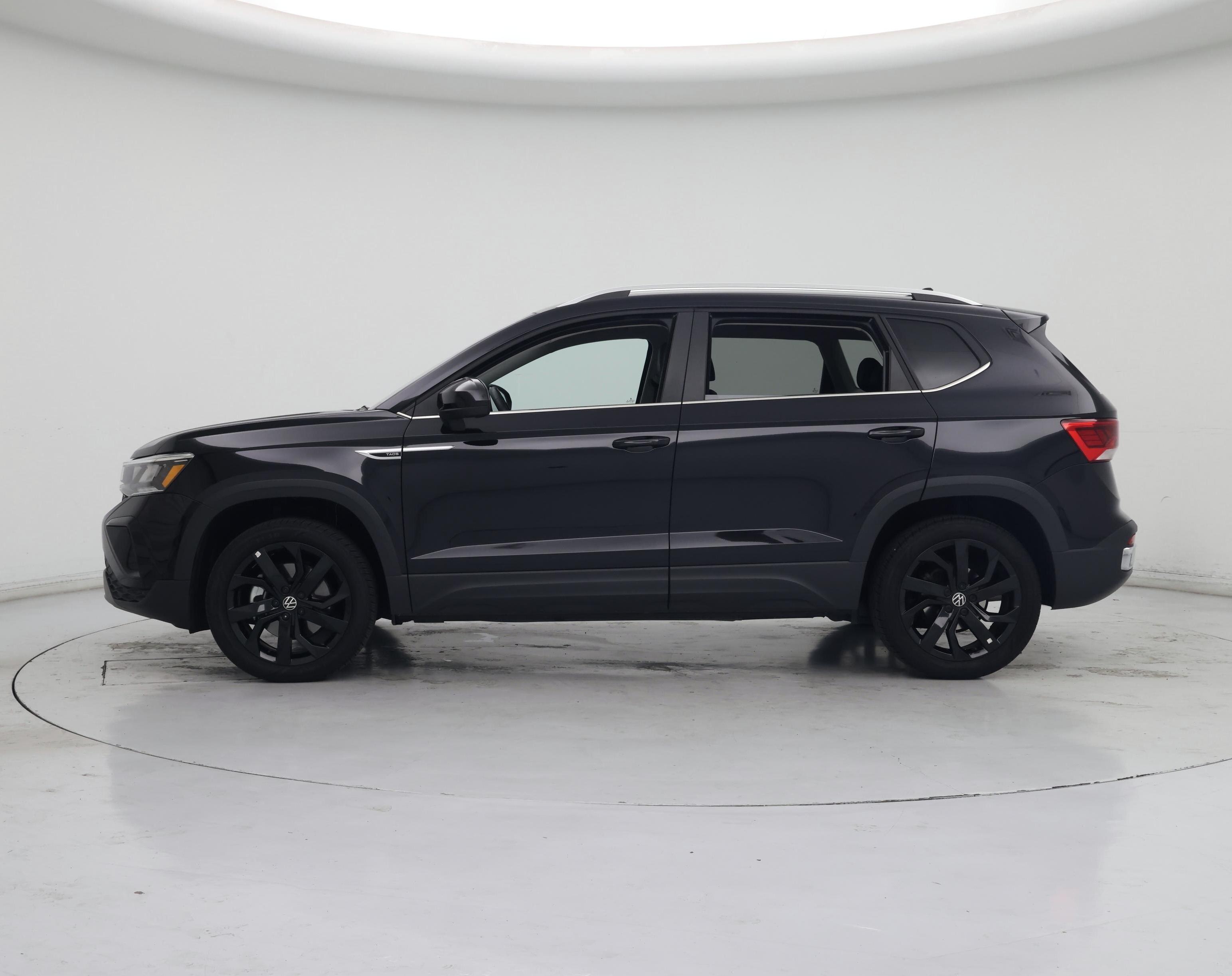 Thumbnail: 2023 Volkswagen Taos - 3