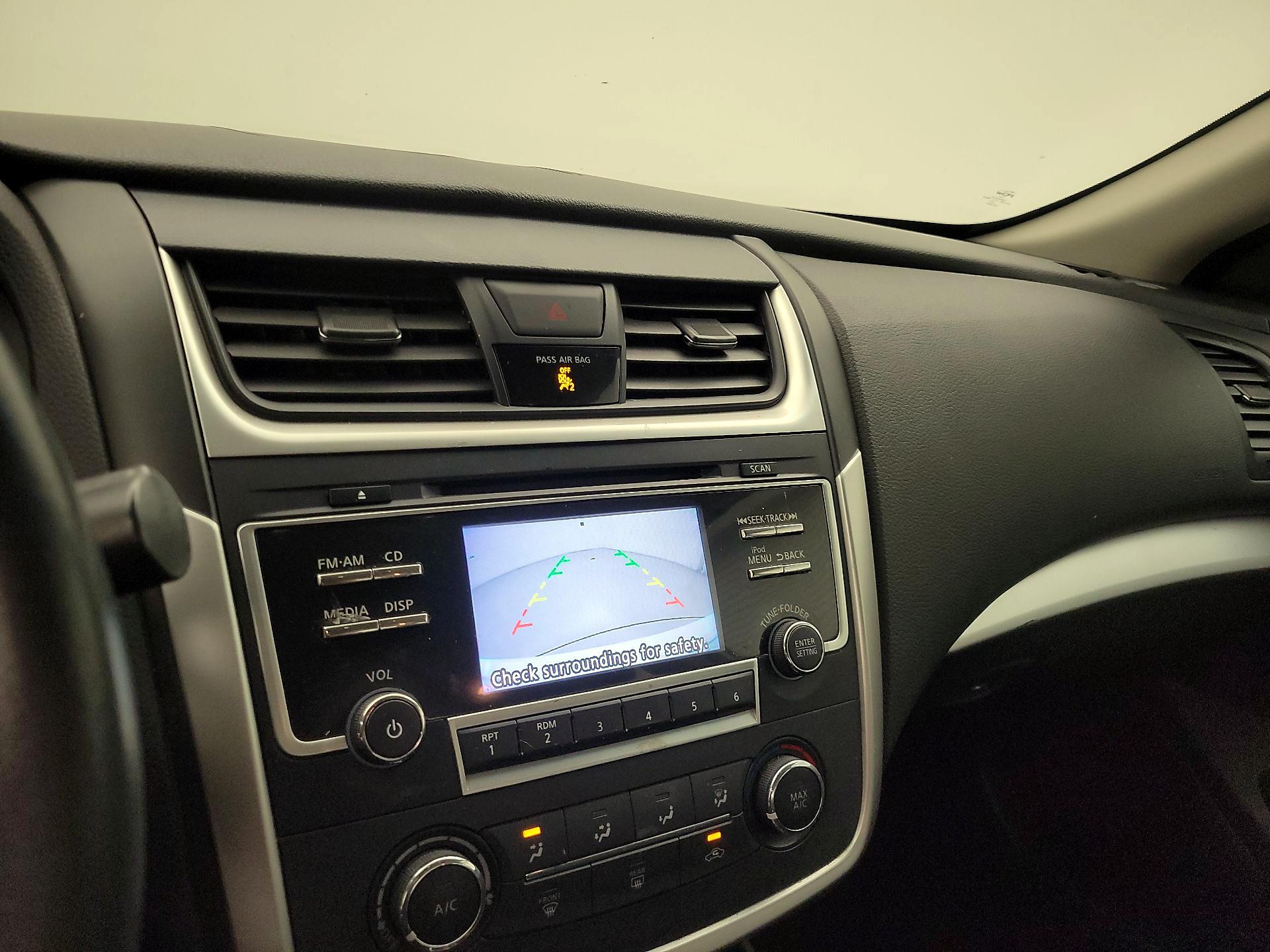 Thumbnail: 2017 Nissan Altima - 14